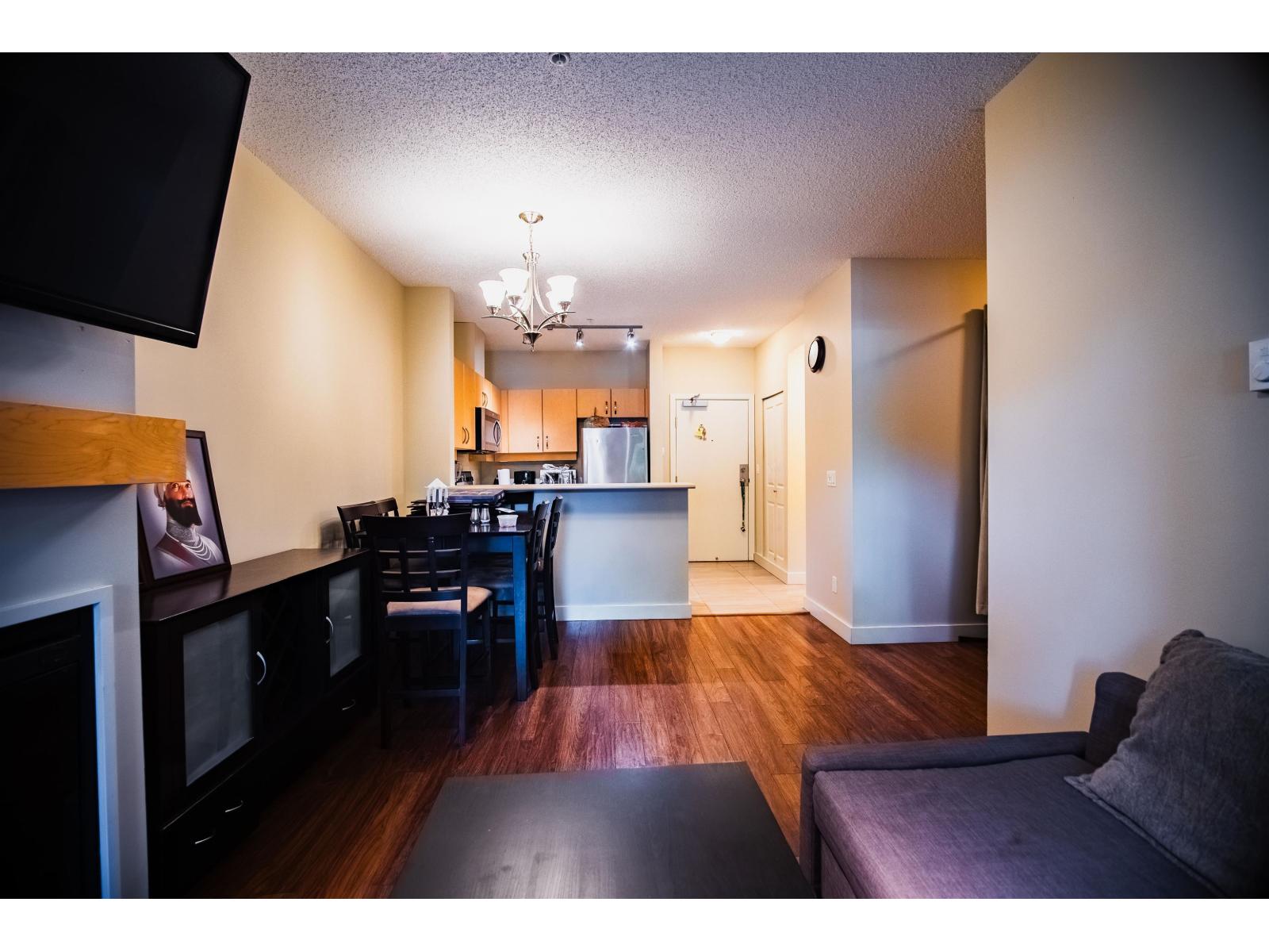 124 10838 City Parkway Property Photo 7