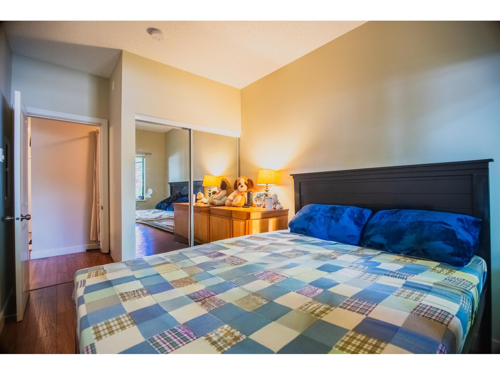 124 10838 City Parkway Property Photo 8