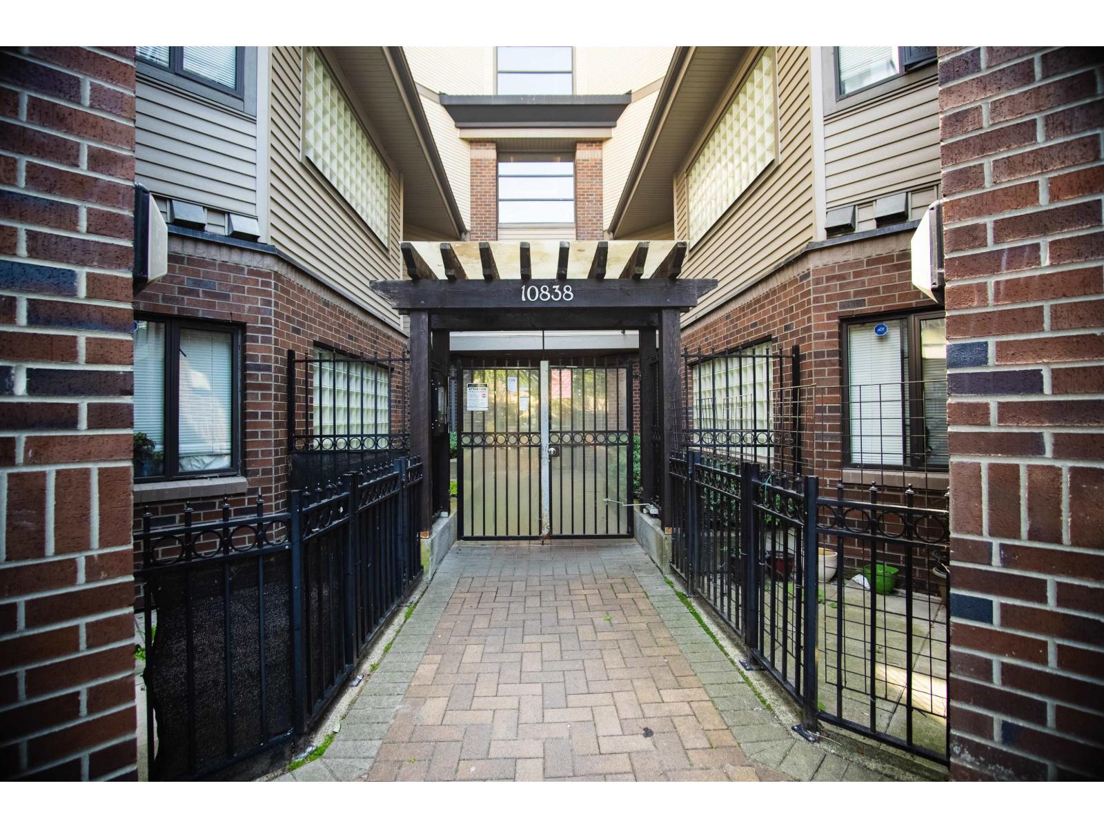 124 10838 City Parkway Property Photo 13
