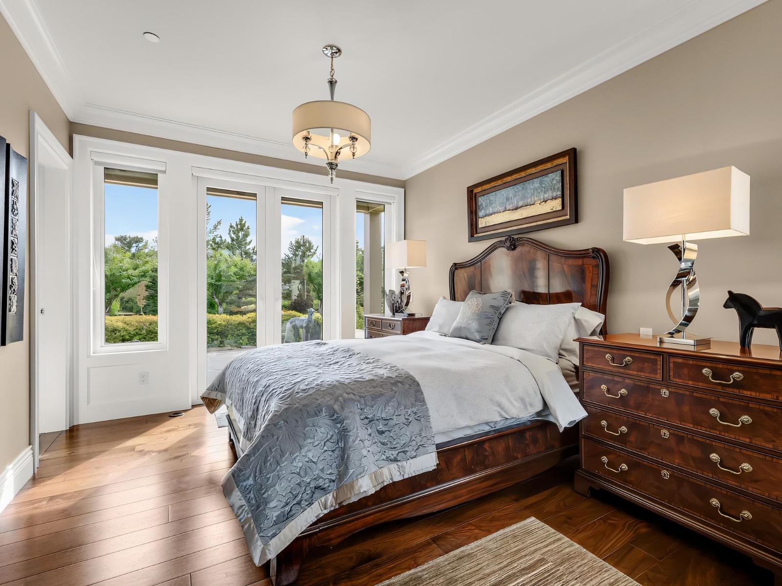 20152 2 Avenue Property Photo 17