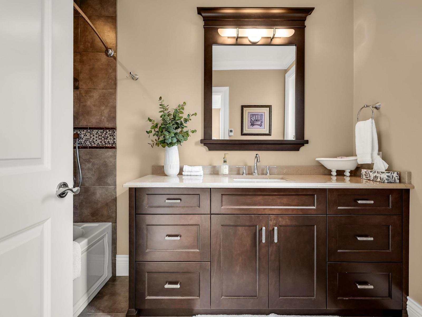 20152 2 Avenue Property Photo 19
