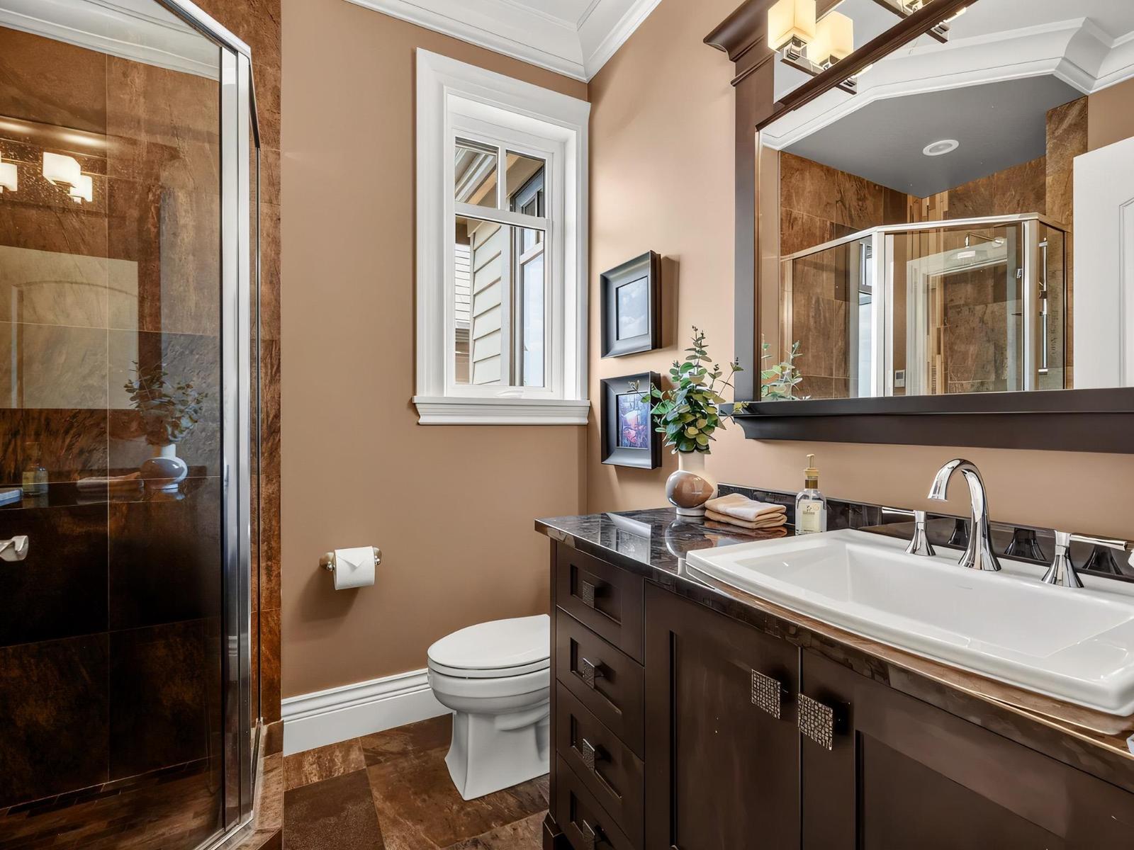 20152 2 Avenue Property Photo 24