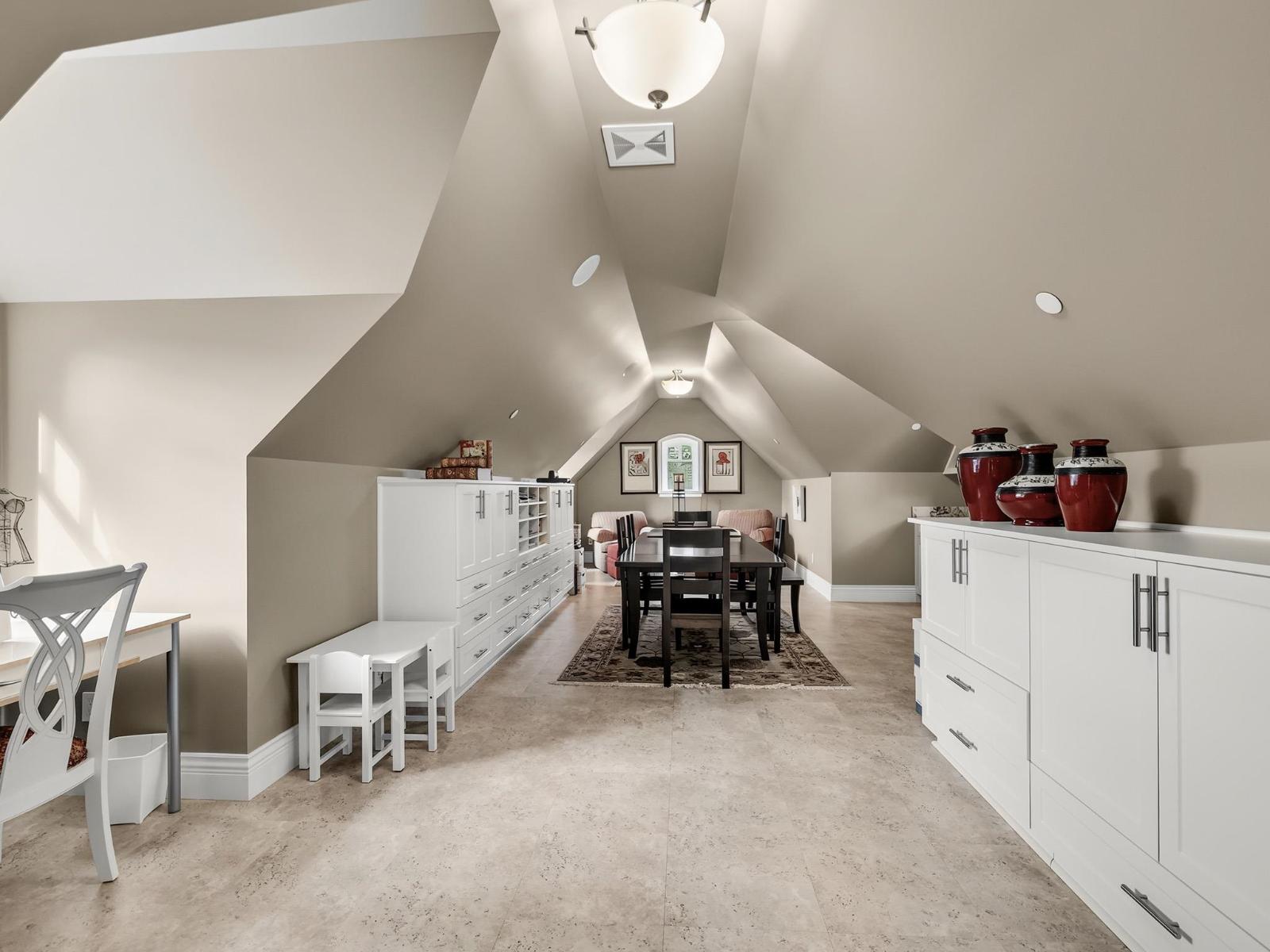 20152 2 Avenue Property Photo 27