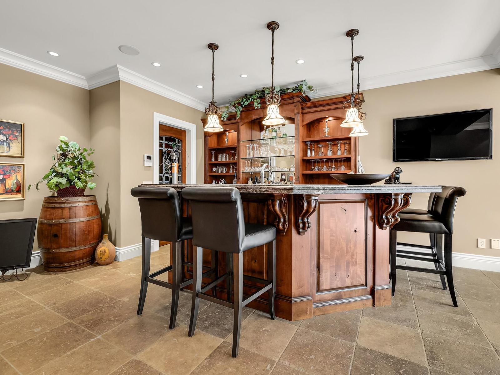 20152 2 Avenue Property Photo 29