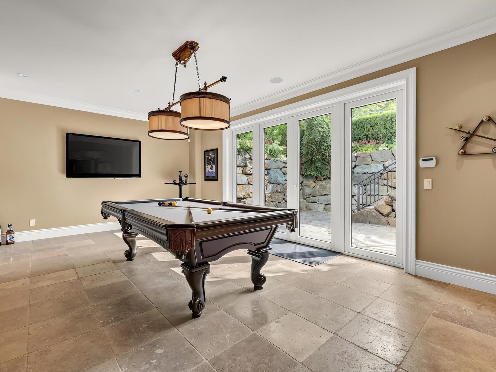20152 2 Avenue Property Photo 31