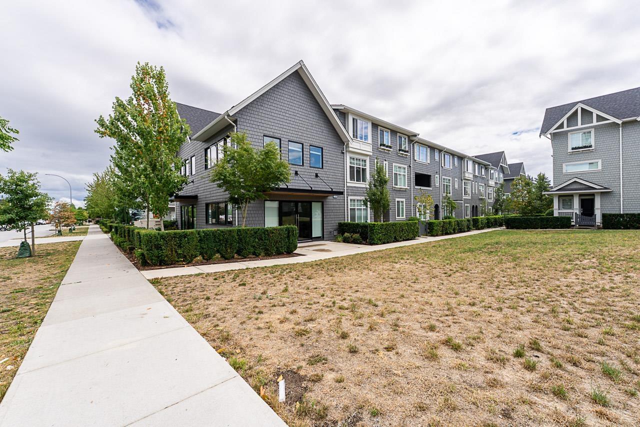 26 15850 85 Avenue Property Photo 2