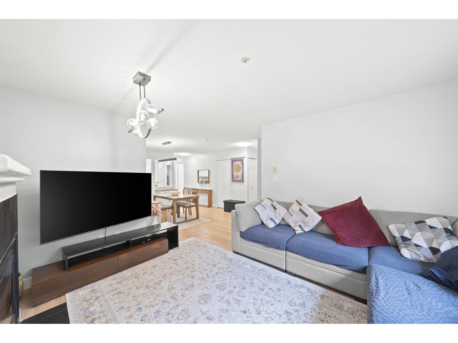 103 20189 54 Avenue Property Photo 4