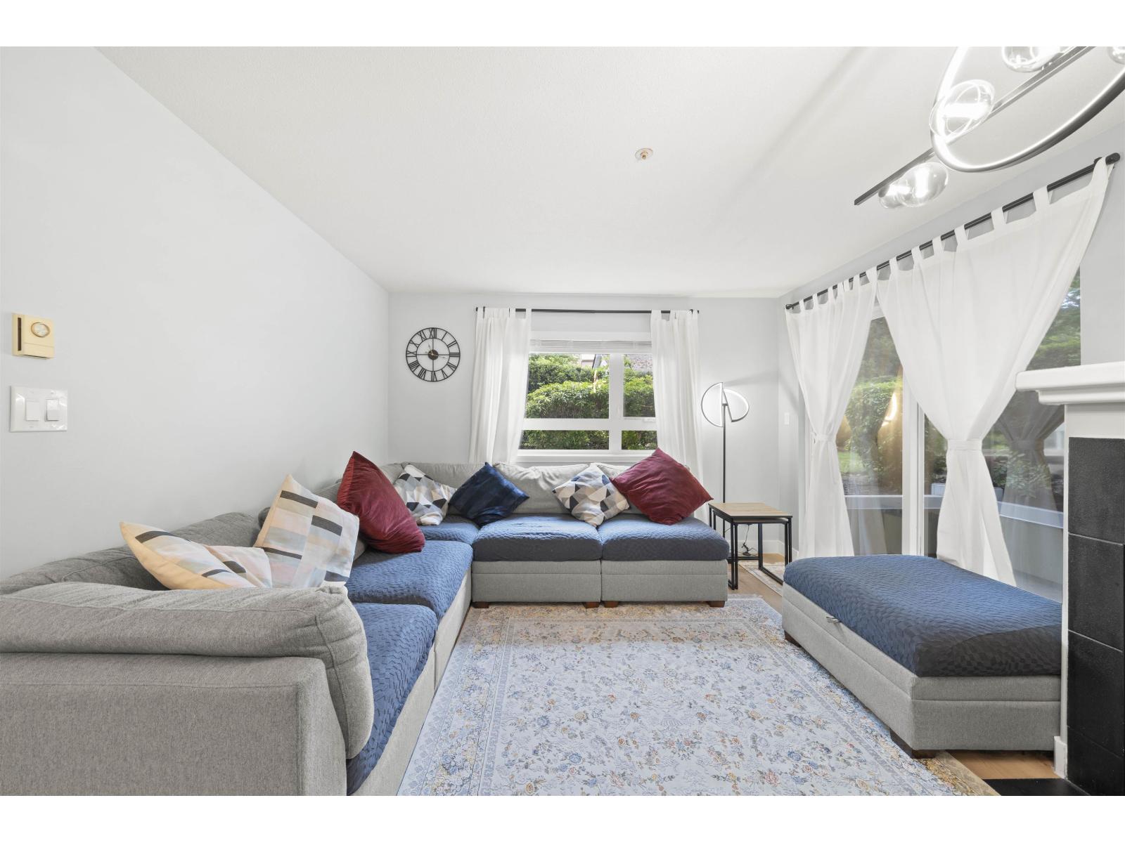 103 20189 54 Avenue Property Photo 5