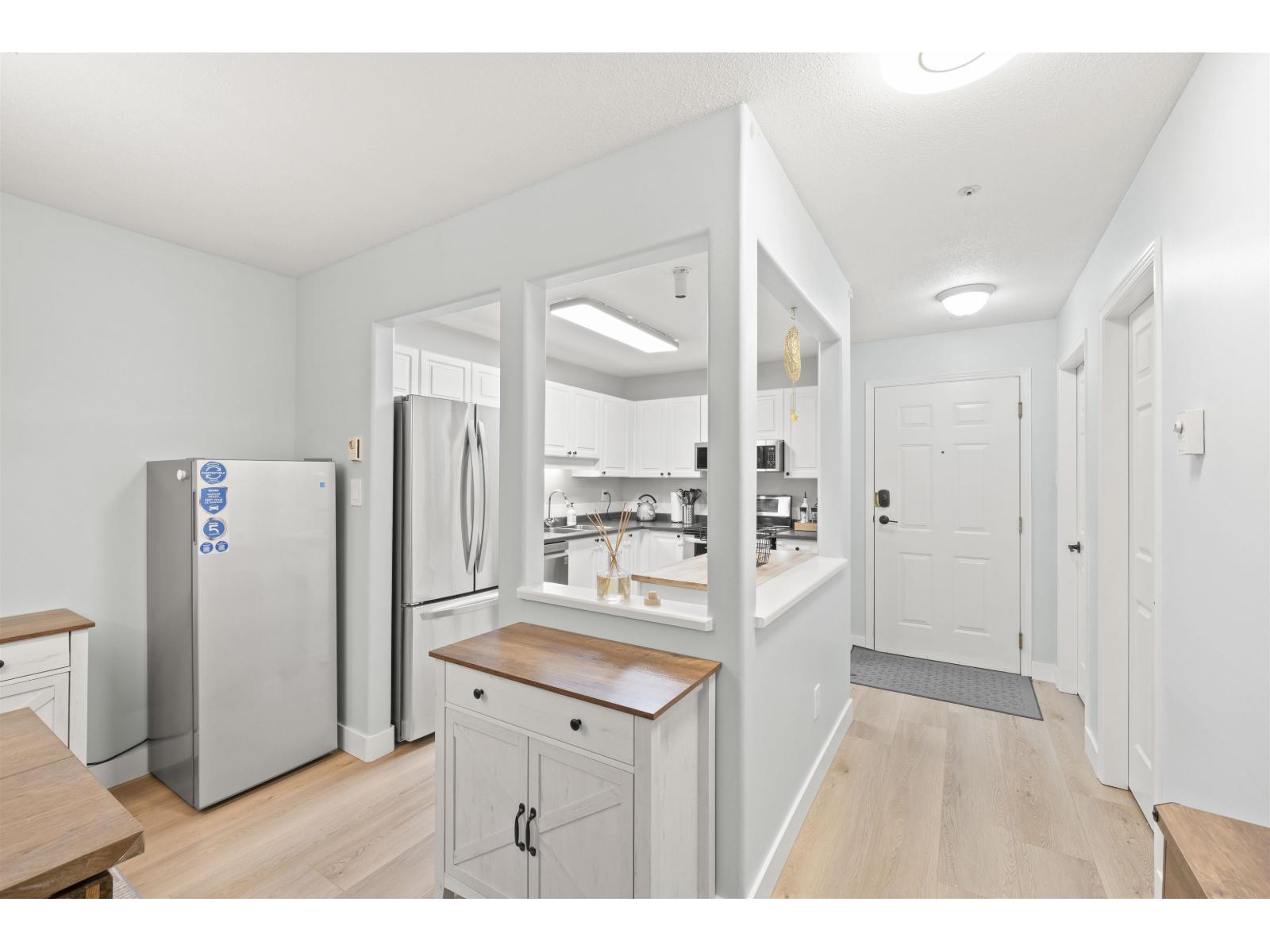 103 20189 54 Avenue Property Photo 9