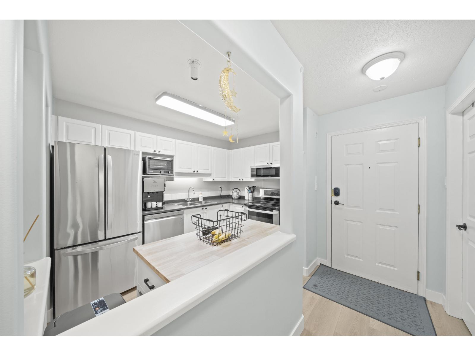 103 20189 54 Avenue Property Photo 10