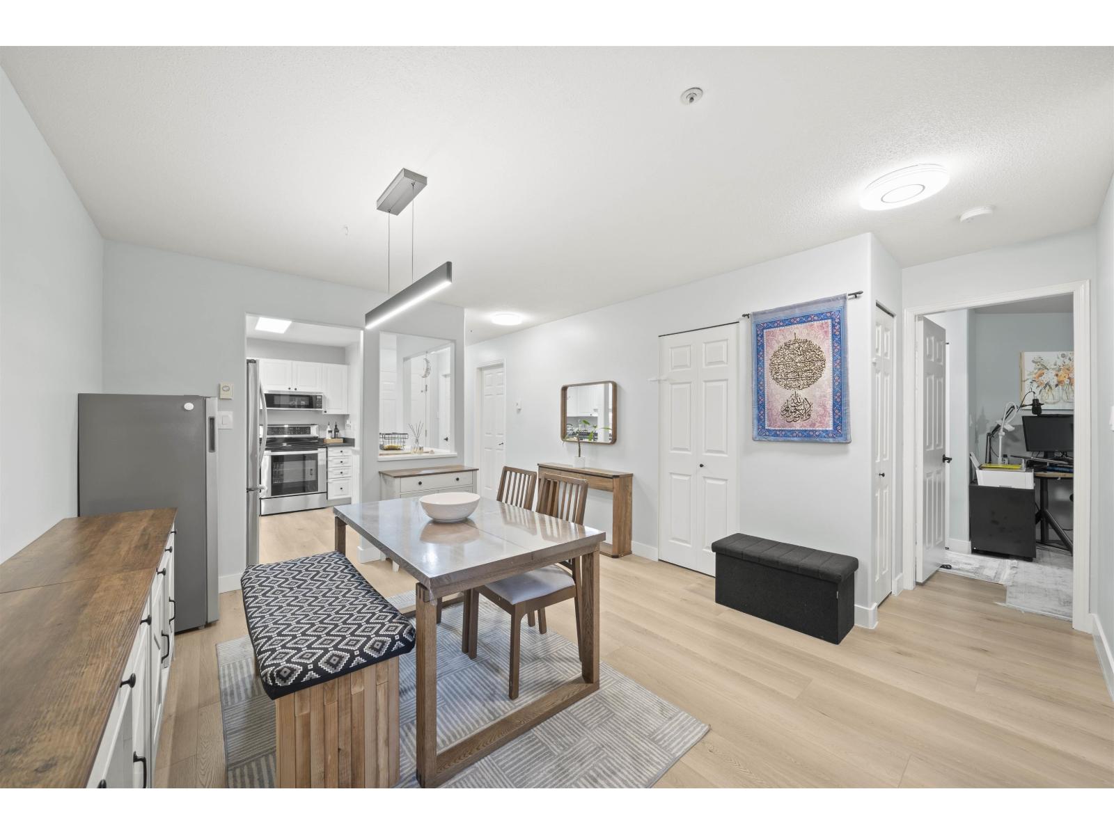 103 20189 54 Avenue Property Photo 16