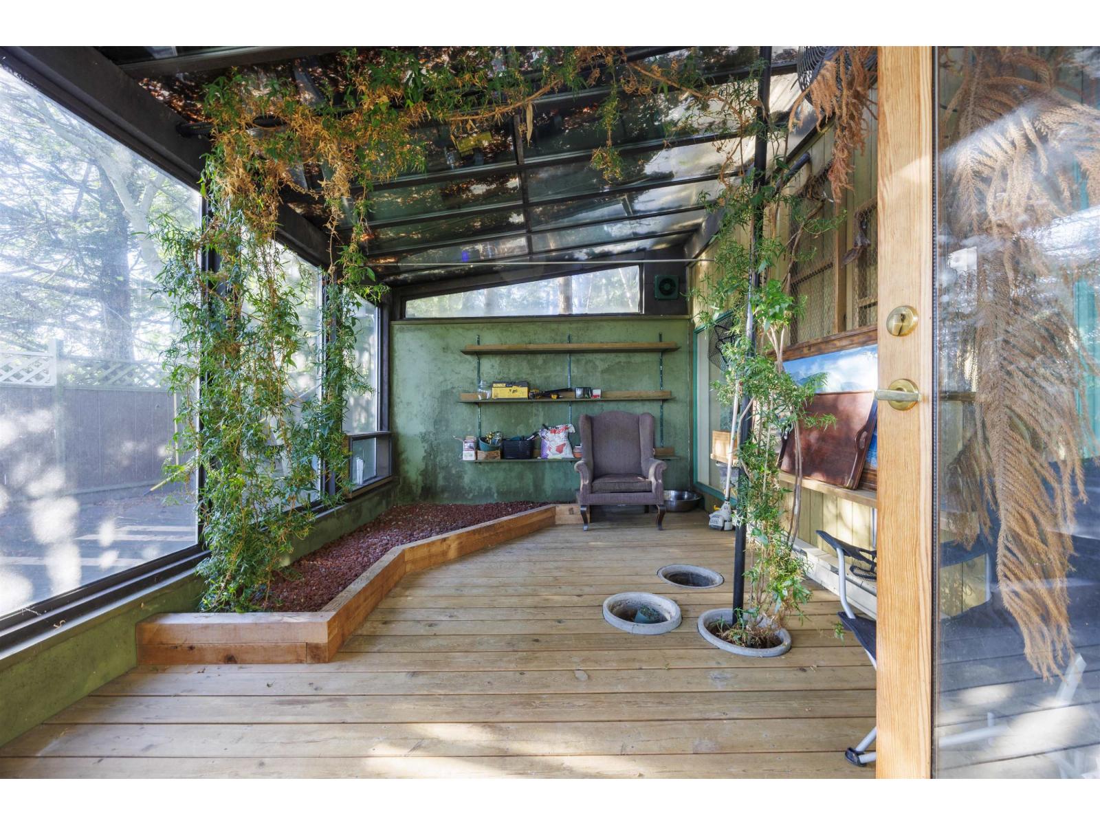 5242 Station Road Property Photo 8