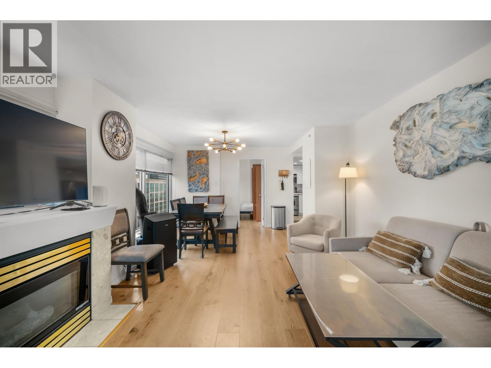 2204 183 Keefer Place Property Photo 1