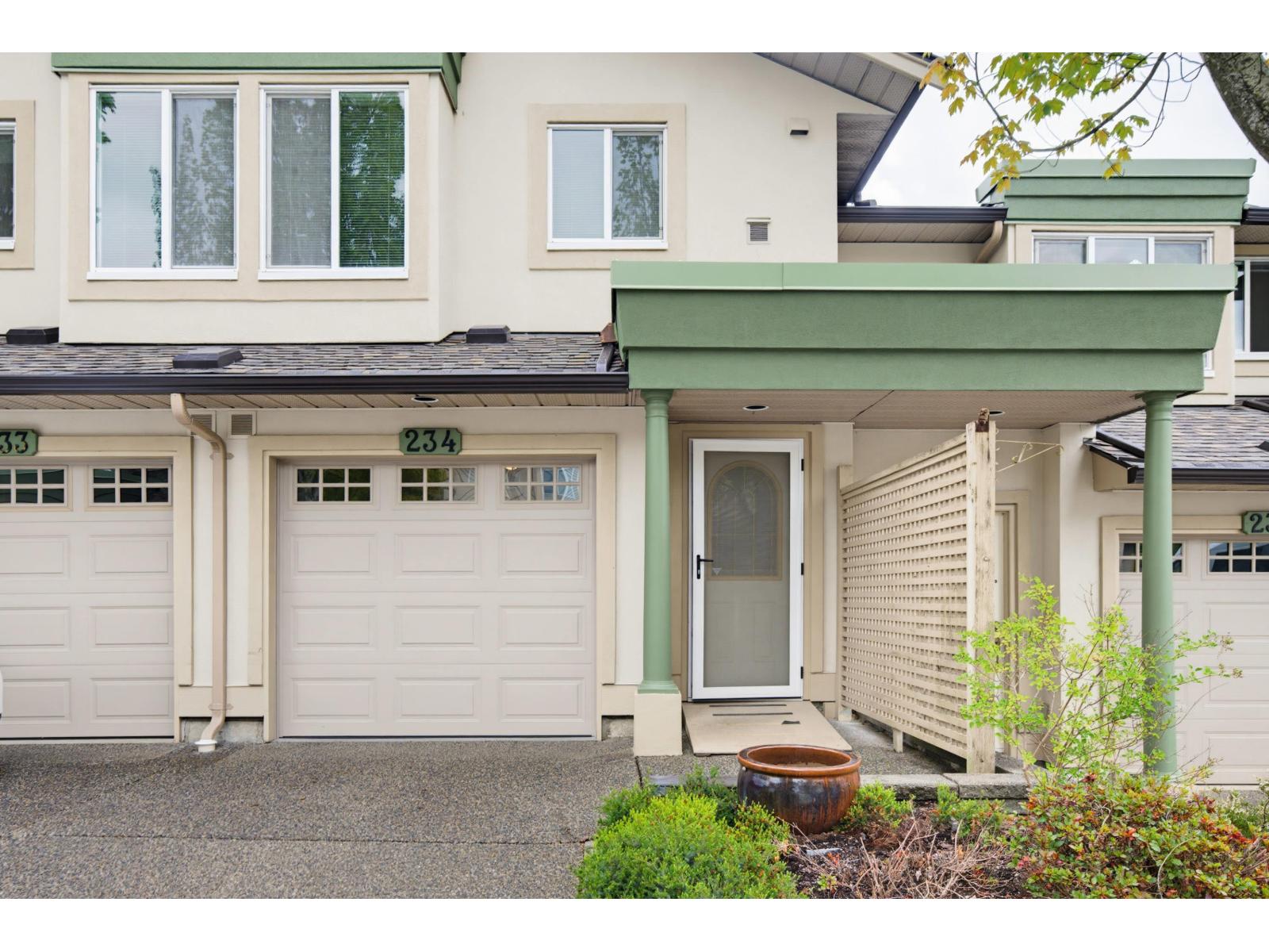 234 13888 70 Avenue Property Photo 2