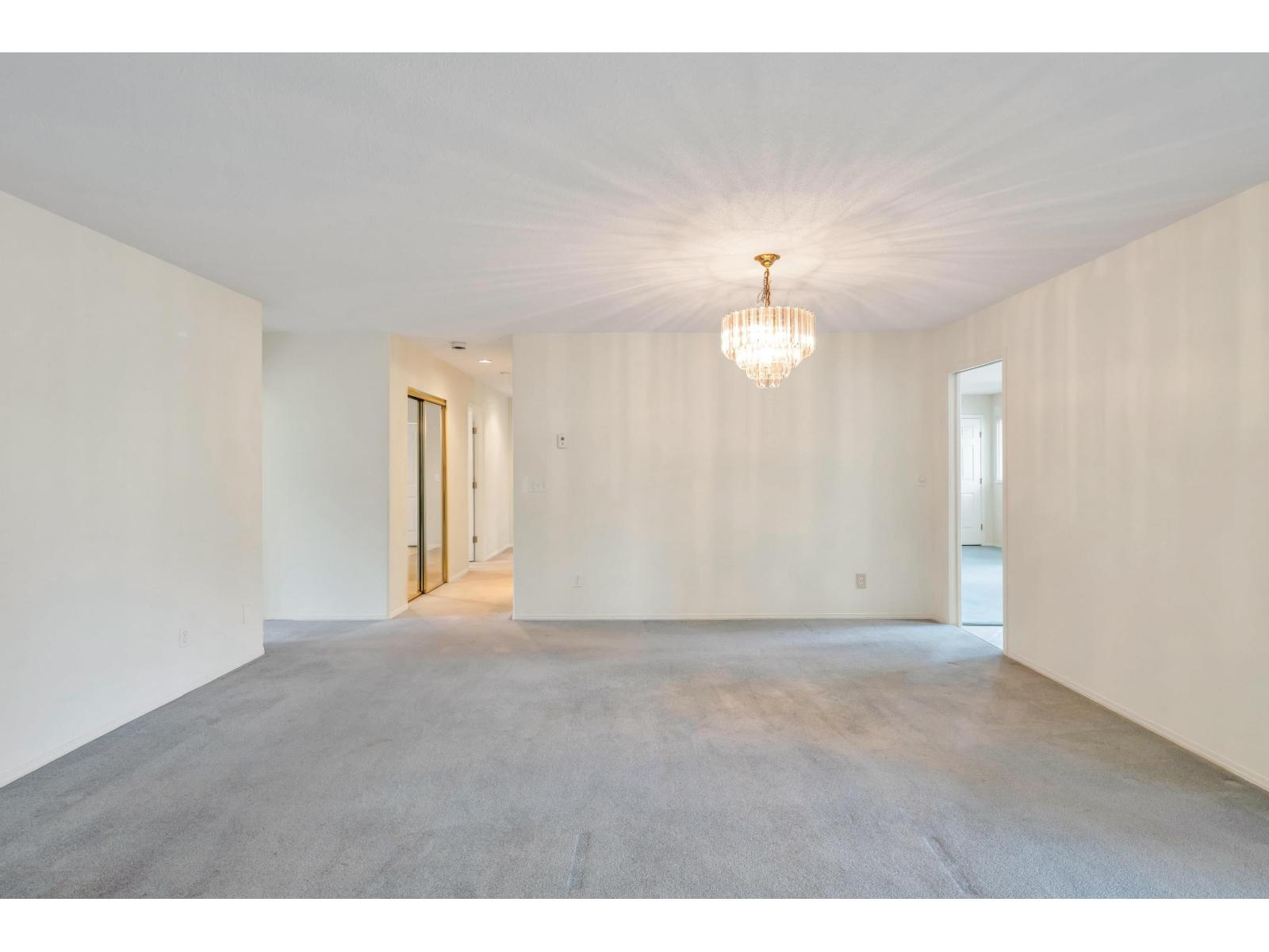 234 13888 70 Avenue Property Photo 6