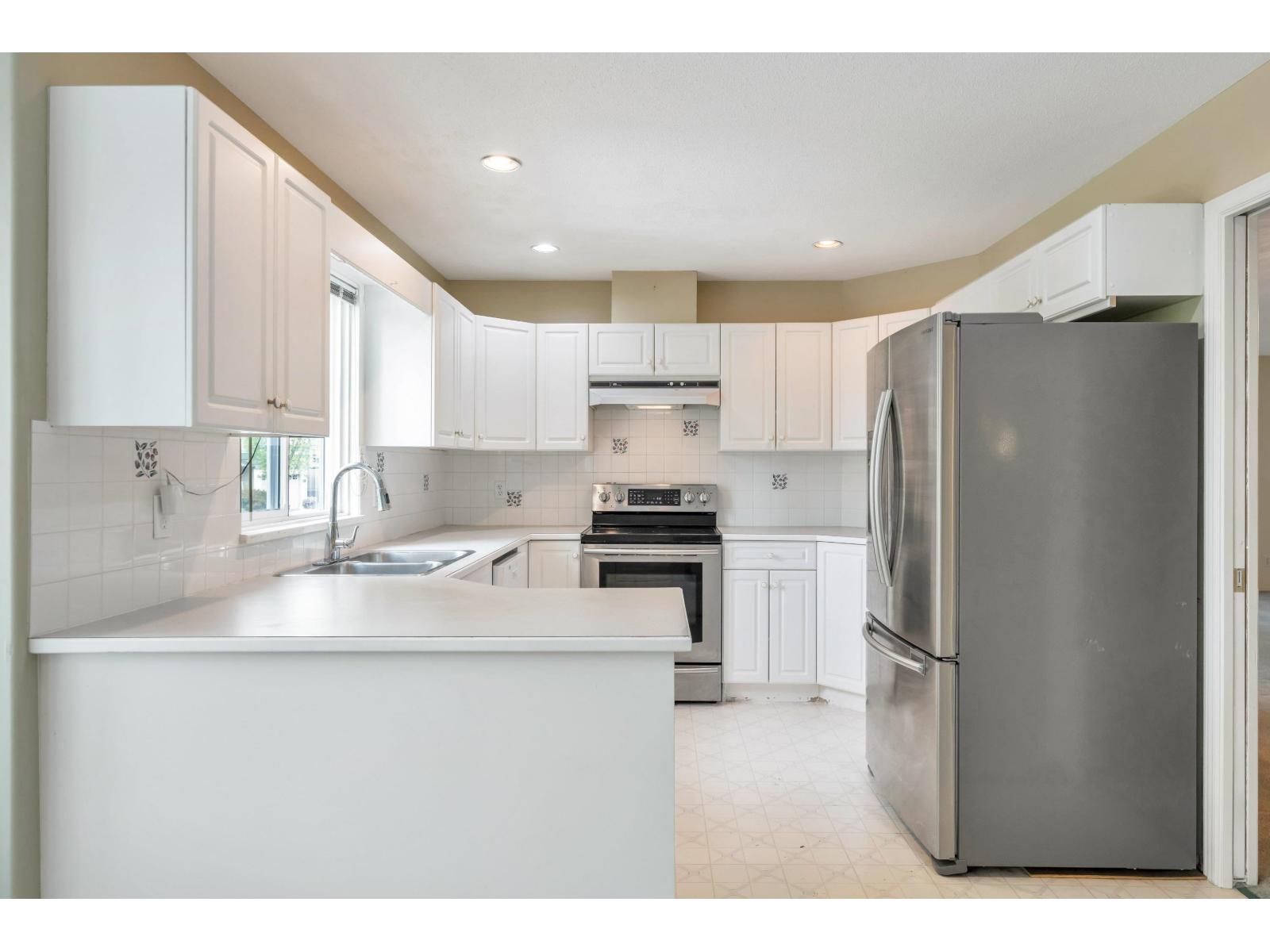 234 13888 70 Avenue Property Photo 11