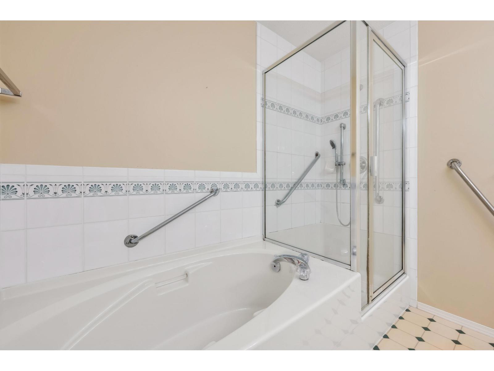 234 13888 70 Avenue Property Photo 26