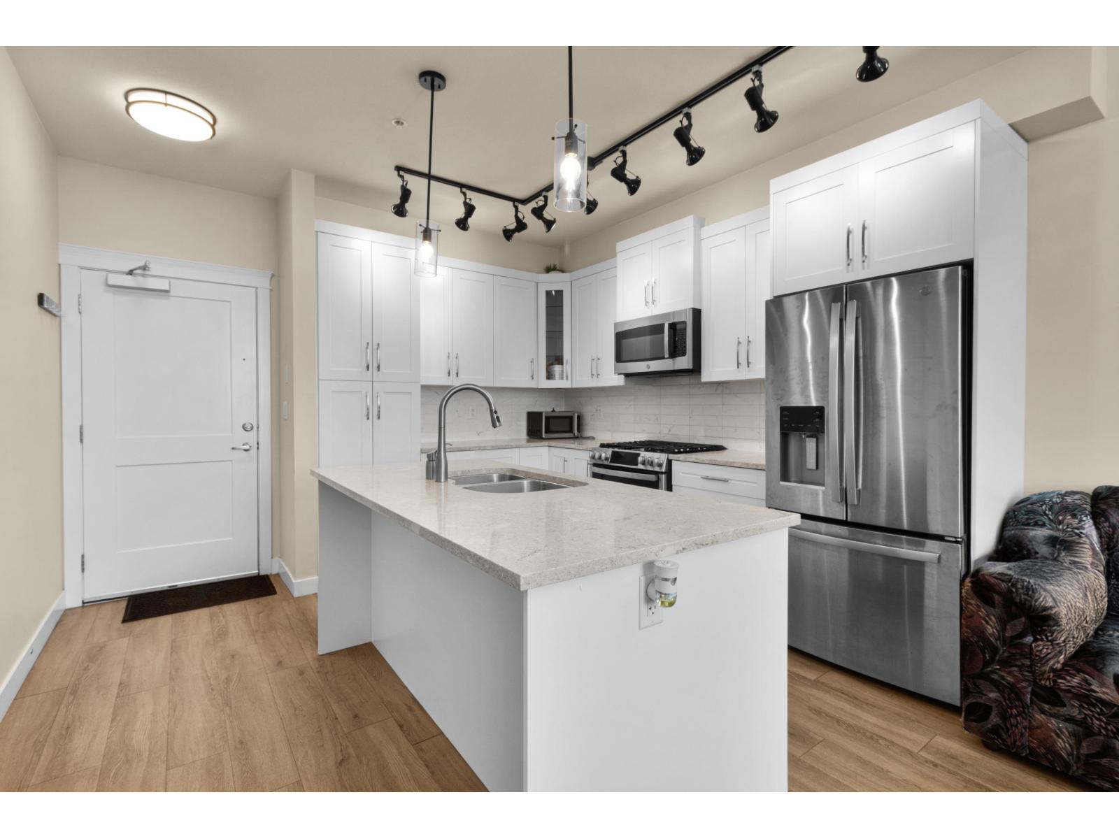 612 11077 RAVINE ROAD Property Photo 1