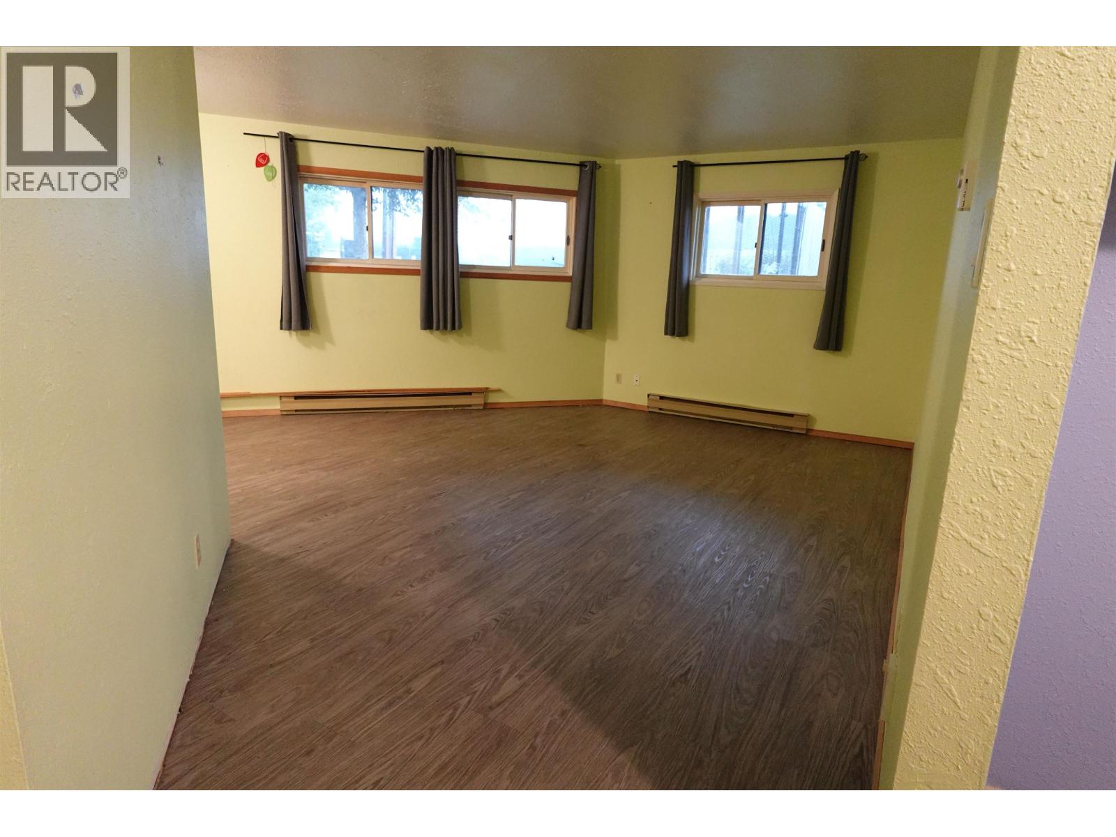 105 398 Roddis Drive Property Photo 1