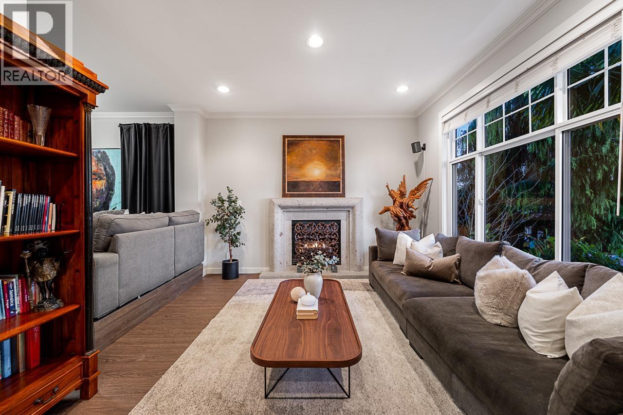 1075 Esplanade Avenue Property Photo 4