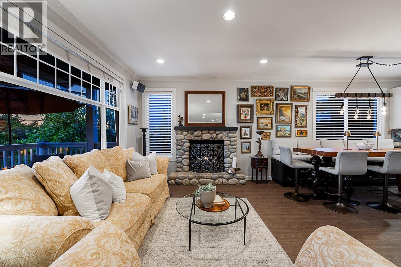 1075 Esplanade Avenue Property Photo 7