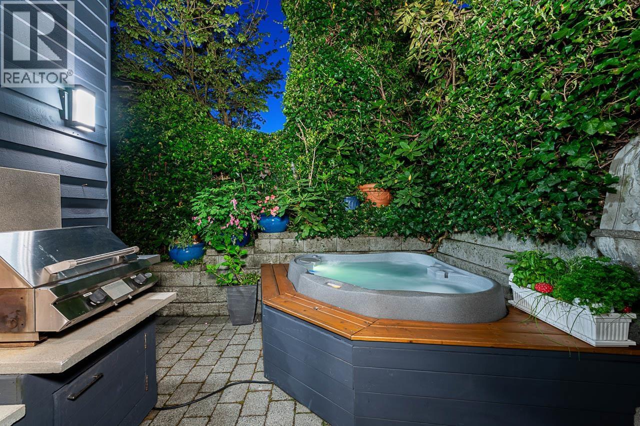1075 Esplanade Avenue Property Photo 22