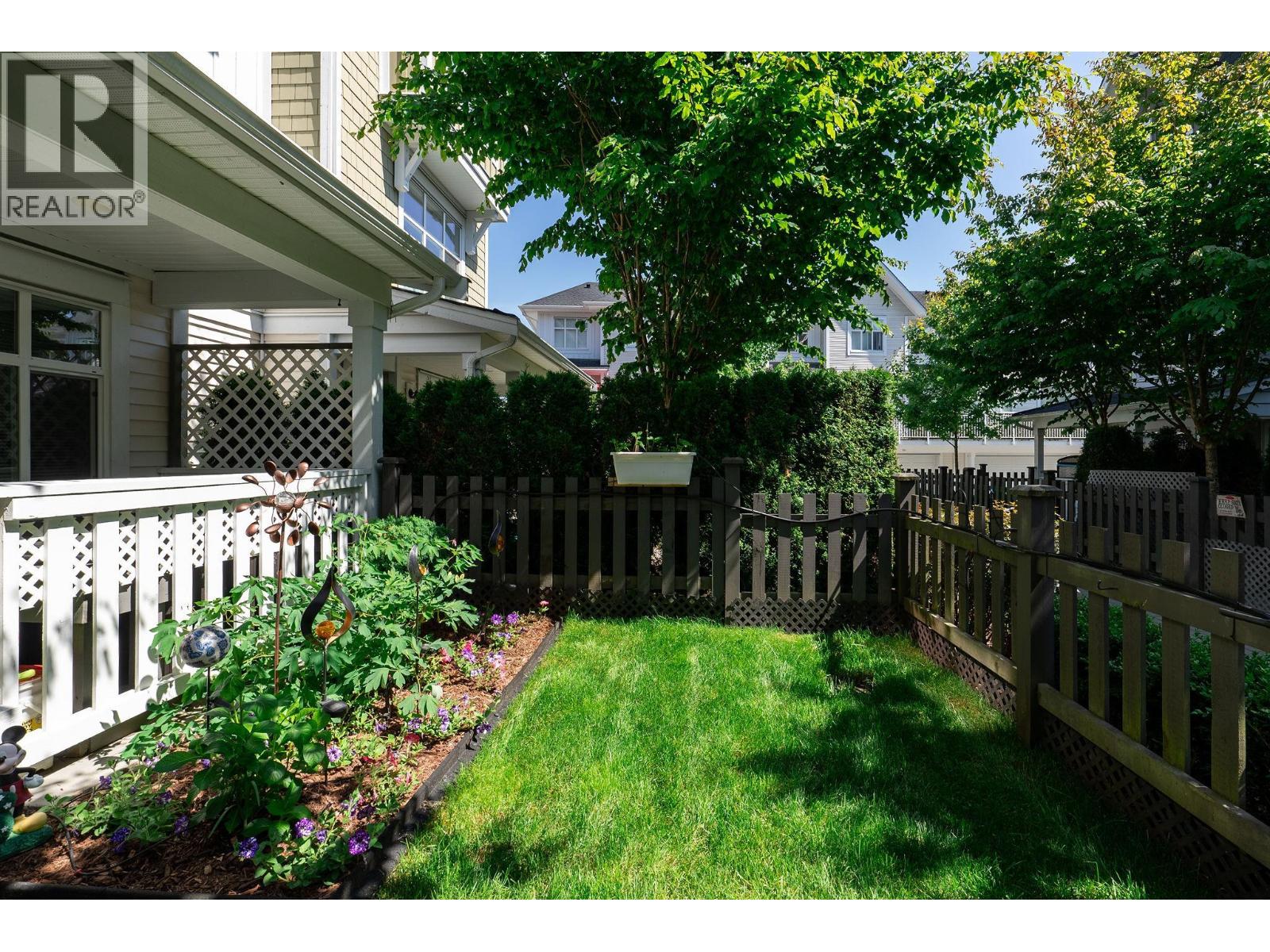 2104 11295 Pazarena Place Property Photo 3