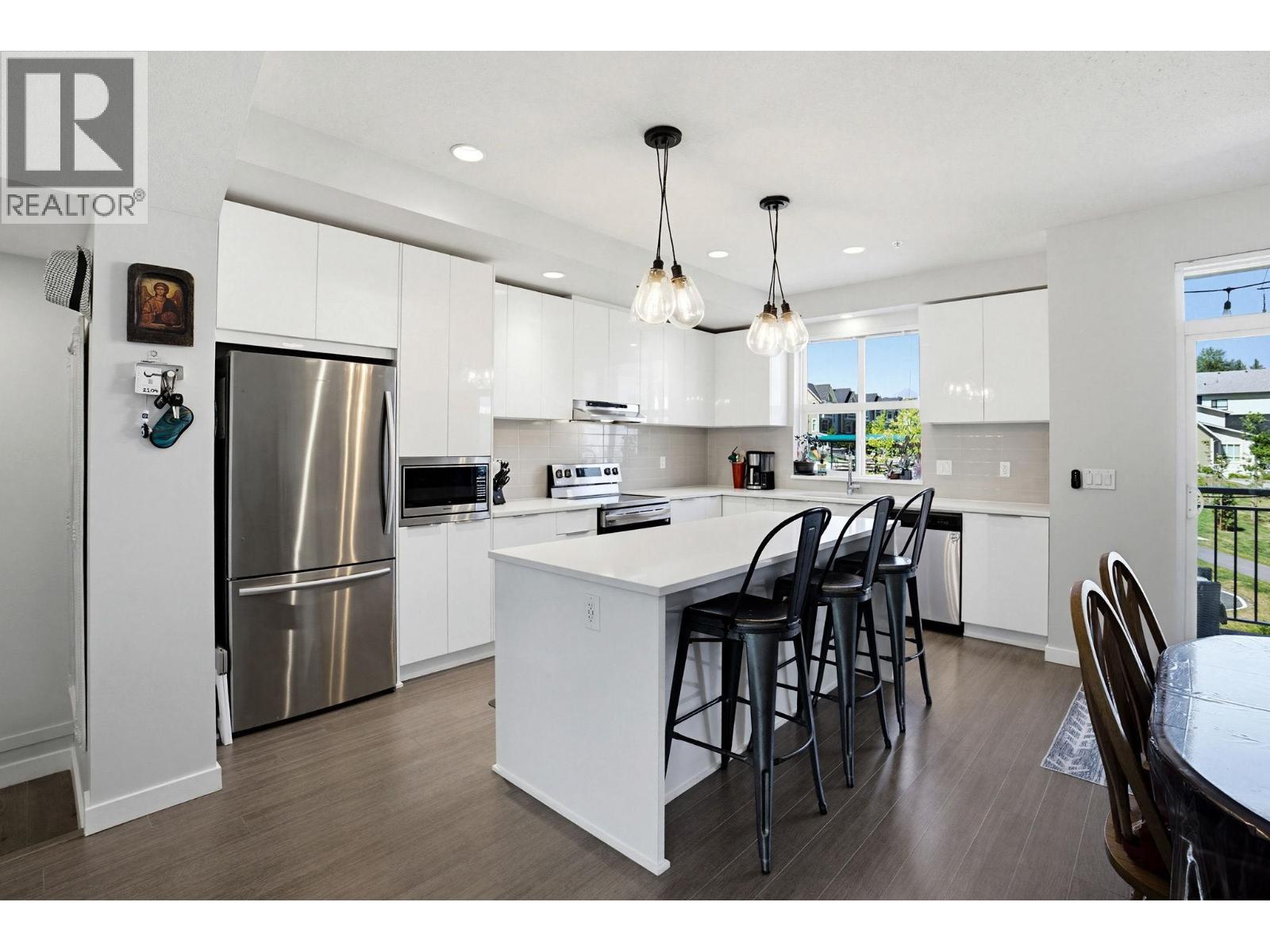 2104 11295 Pazarena Place Property Photo 7
