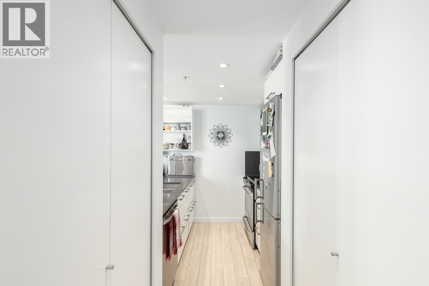 904 983 E Hastings Street Property Photo 11