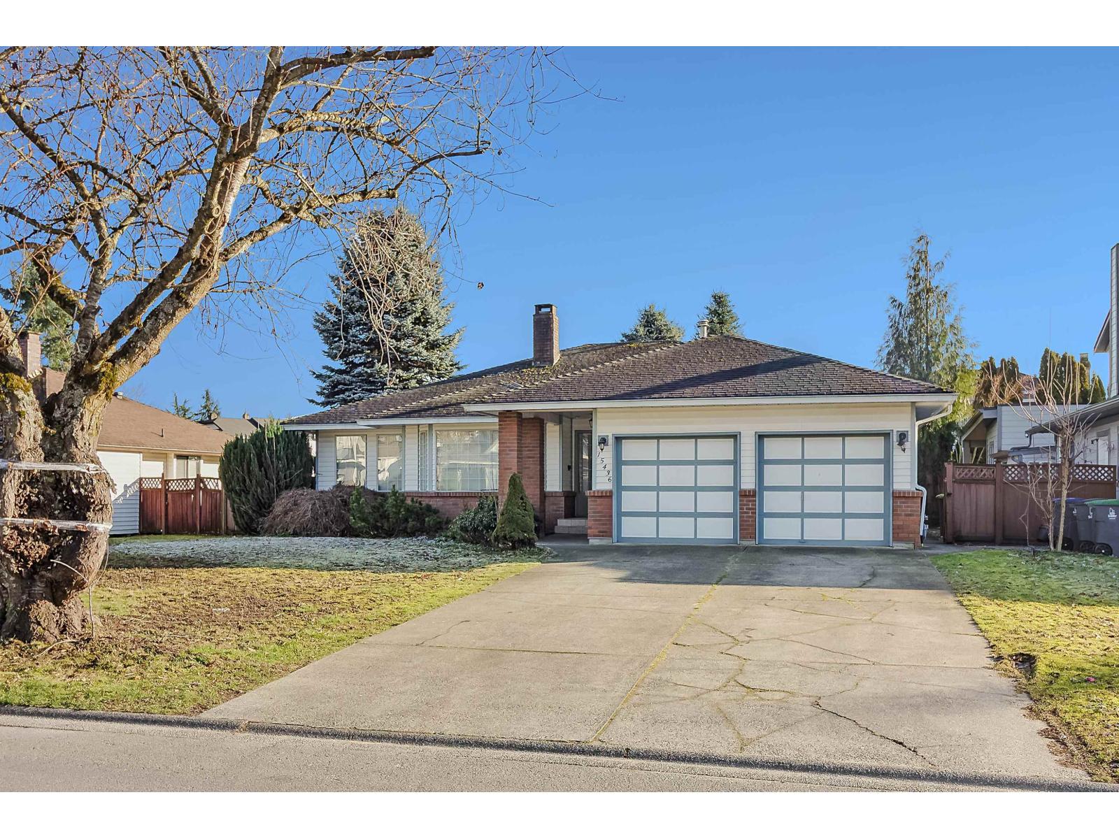 15436 94 Avenue Property Photo 2