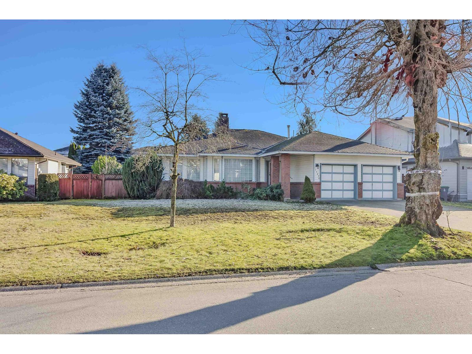 15436 94 Avenue Property Photo 3