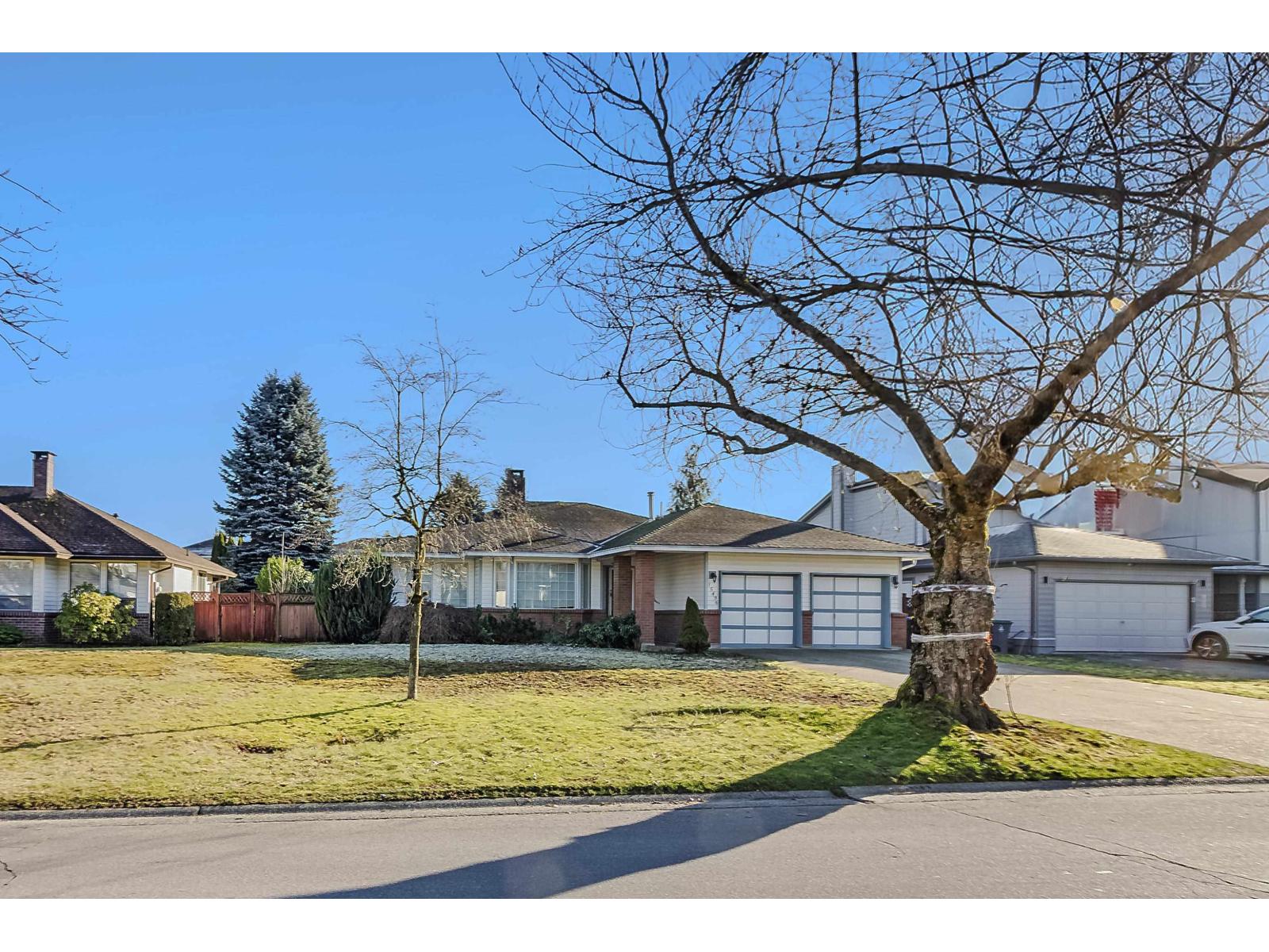 15436 94 Avenue Property Photo 5