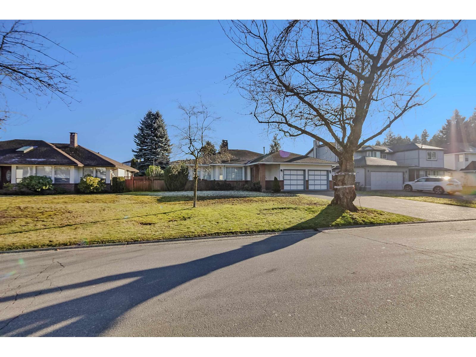 15436 94 Avenue Property Photo 6