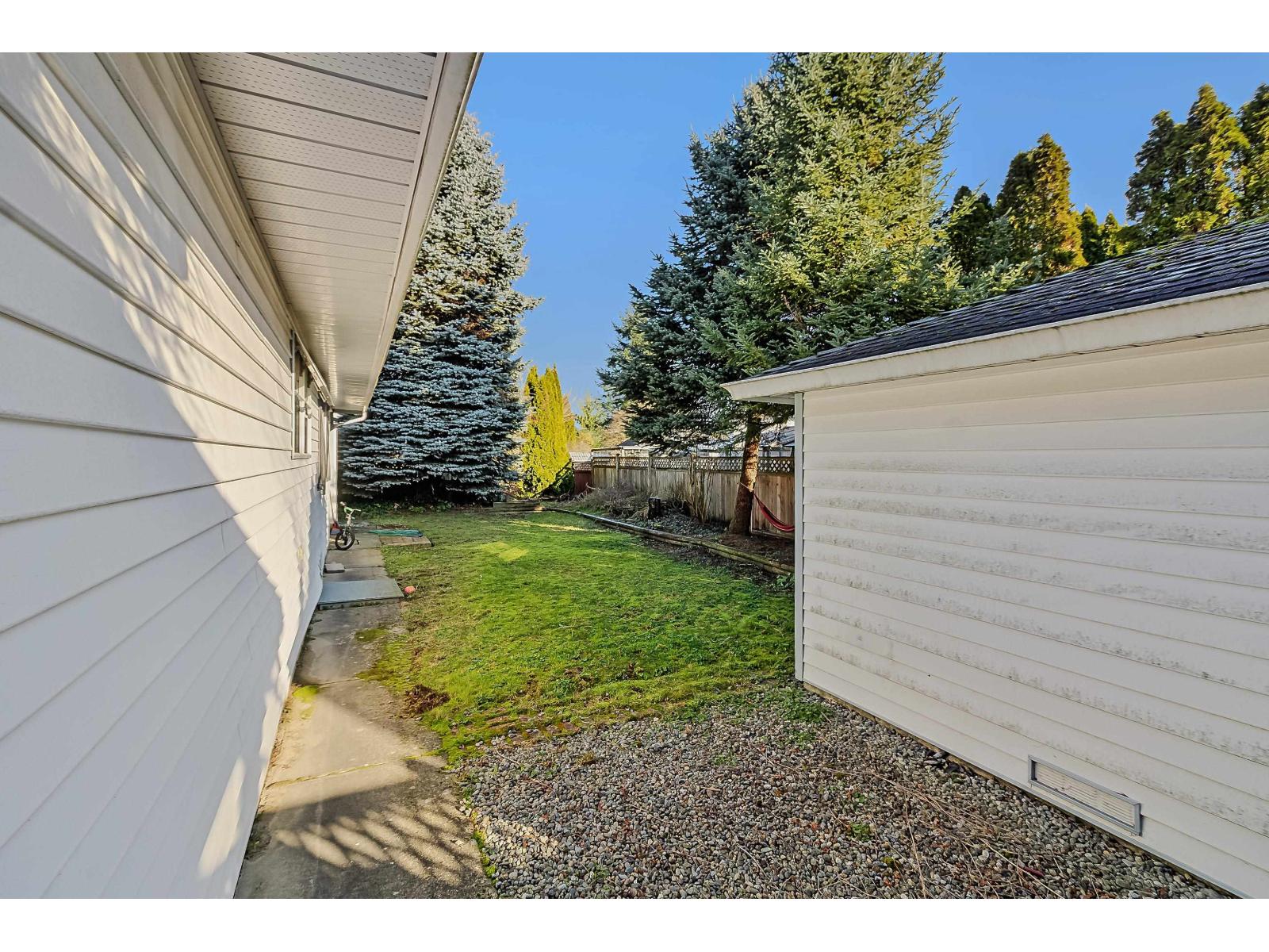 15436 94 Avenue Property Photo 9
