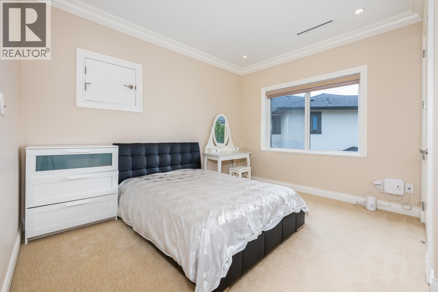 8411 Fairhurst Road Property Photo 16