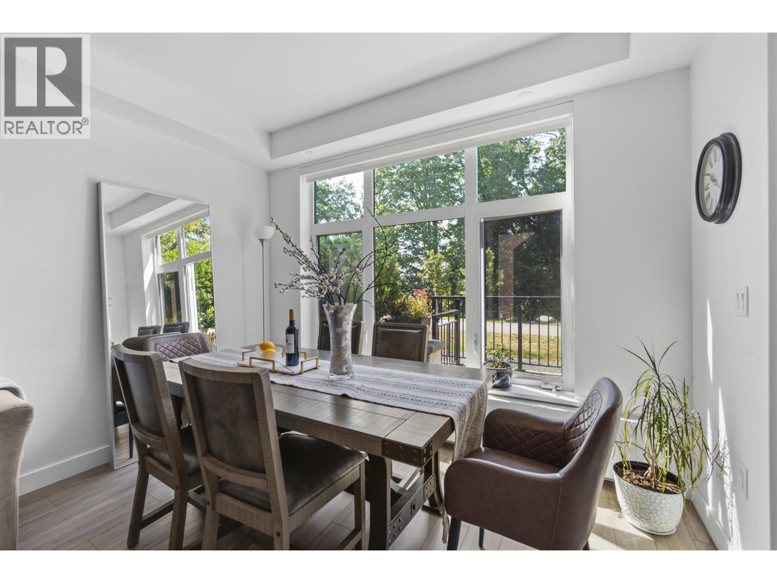 113 747 E 3rd Street Property Photo 12