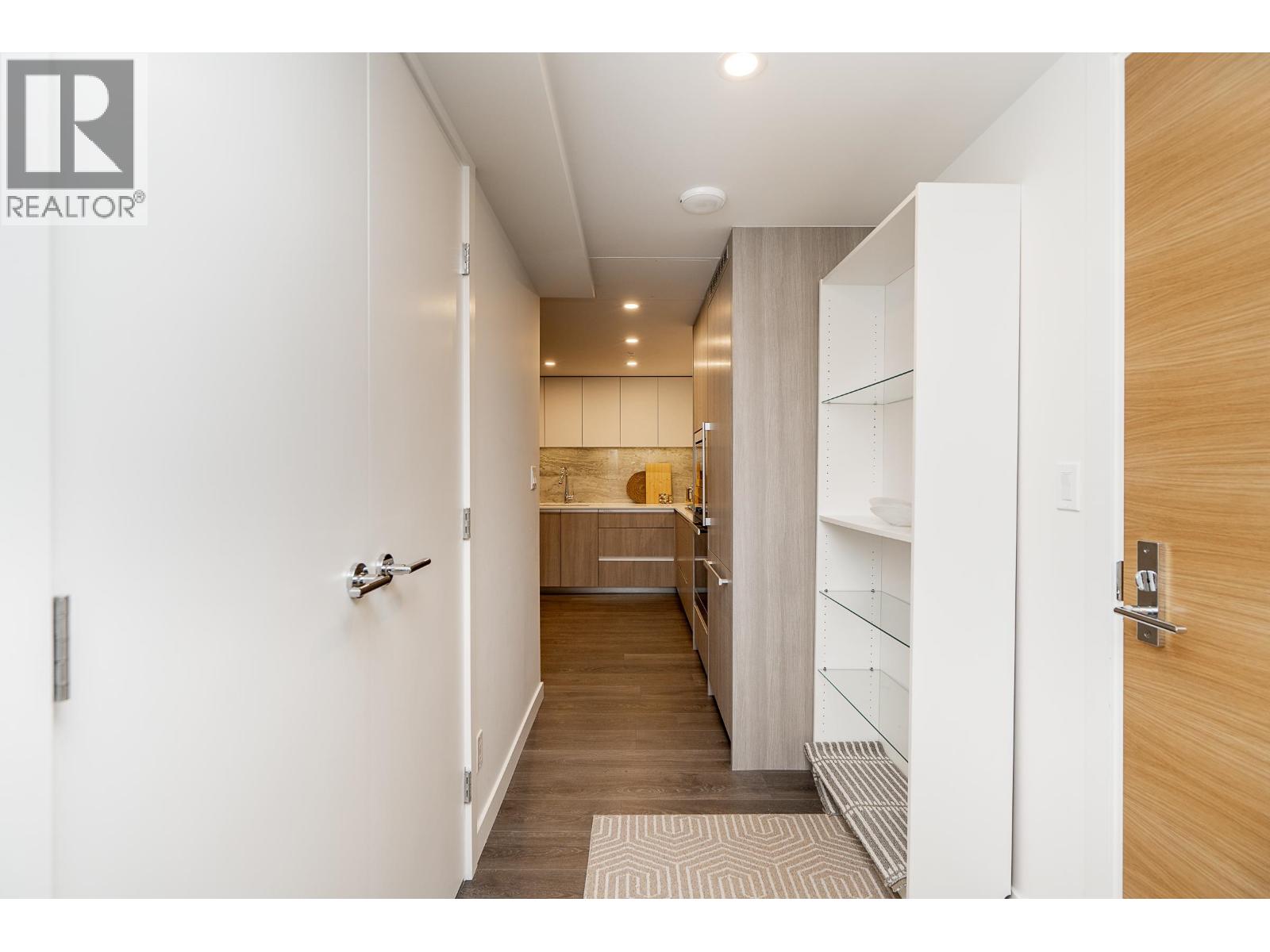 403 6633 Buswell Street Property Photo 5