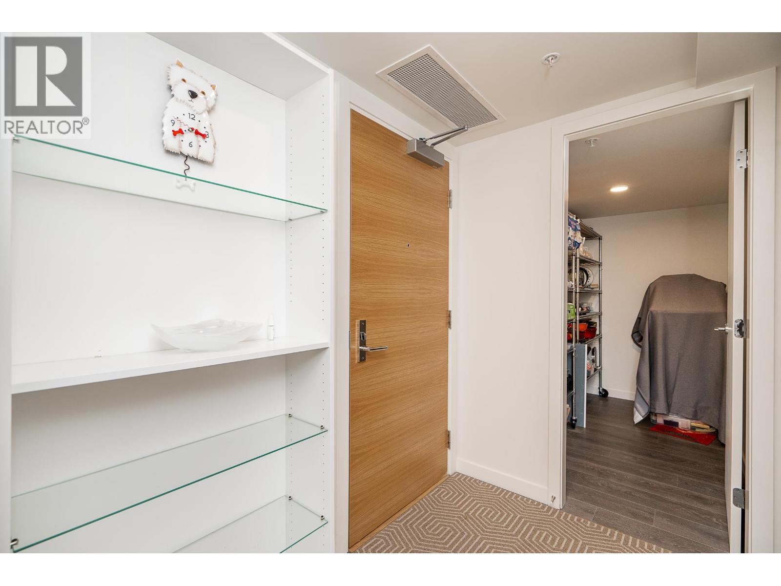 403 6633 Buswell Street Property Photo 6