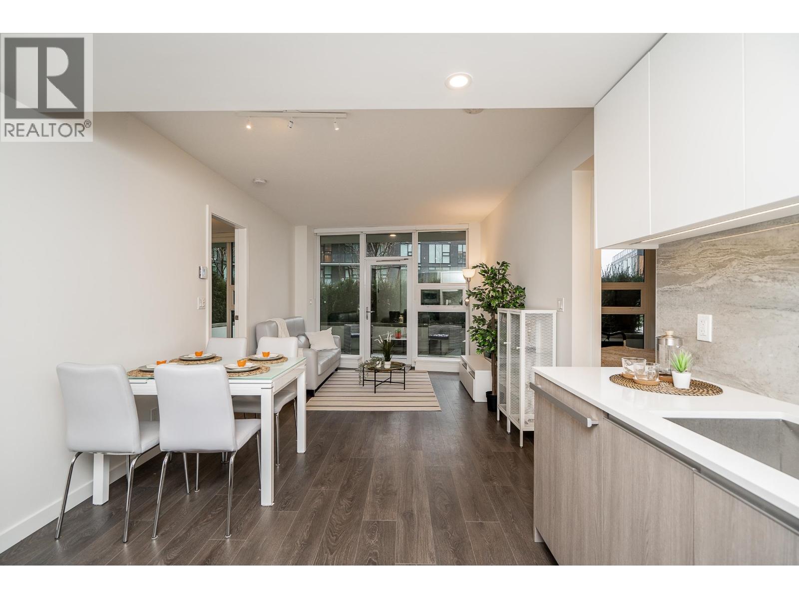 403 6633 Buswell Street Property Photo 8