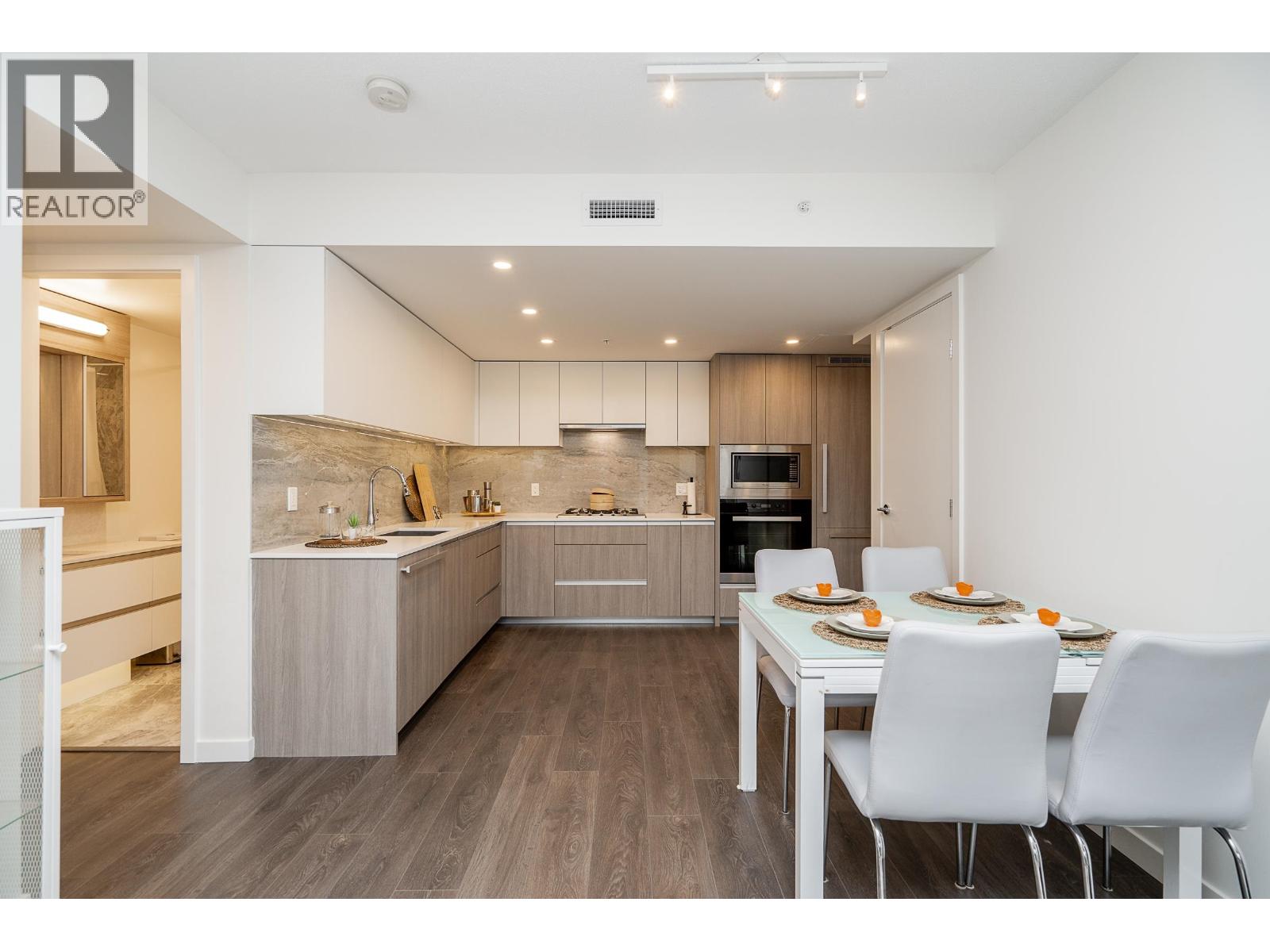 403 6633 Buswell Street Property Photo 13