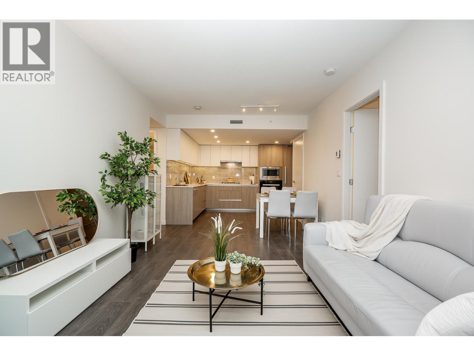 403 6633 Buswell Street Property Photo 18