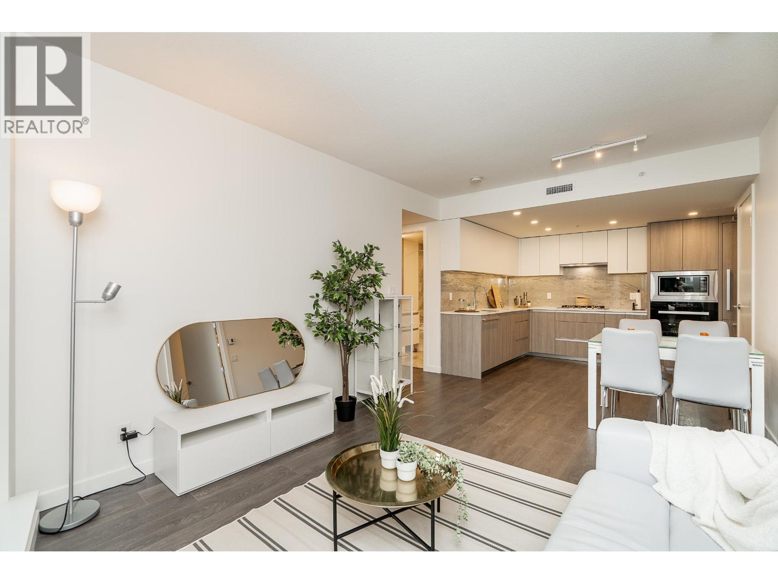 403 6633 Buswell Street Property Photo 19