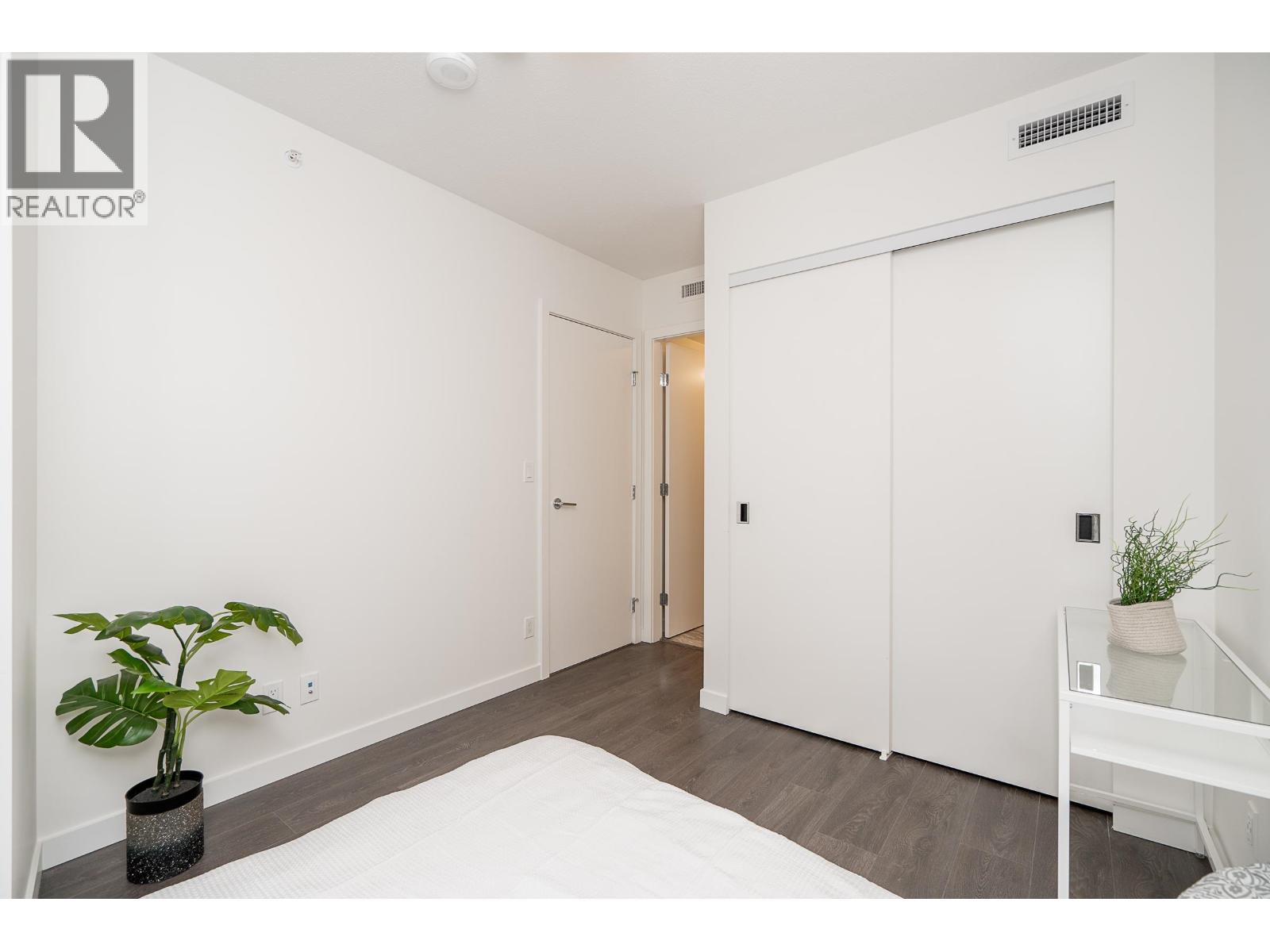 403 6633 Buswell Street Property Photo 21