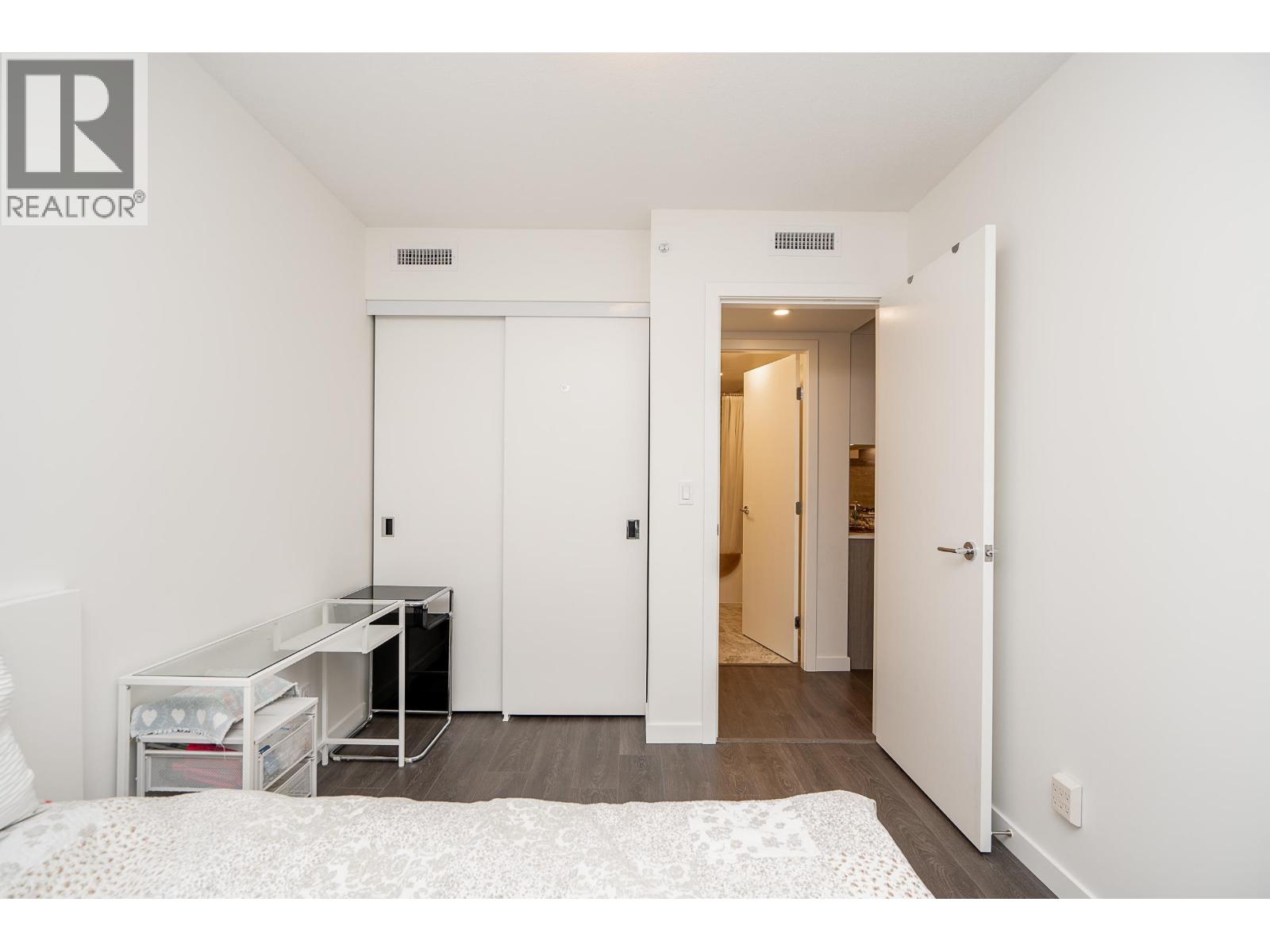 403 6633 Buswell Street Property Photo 25