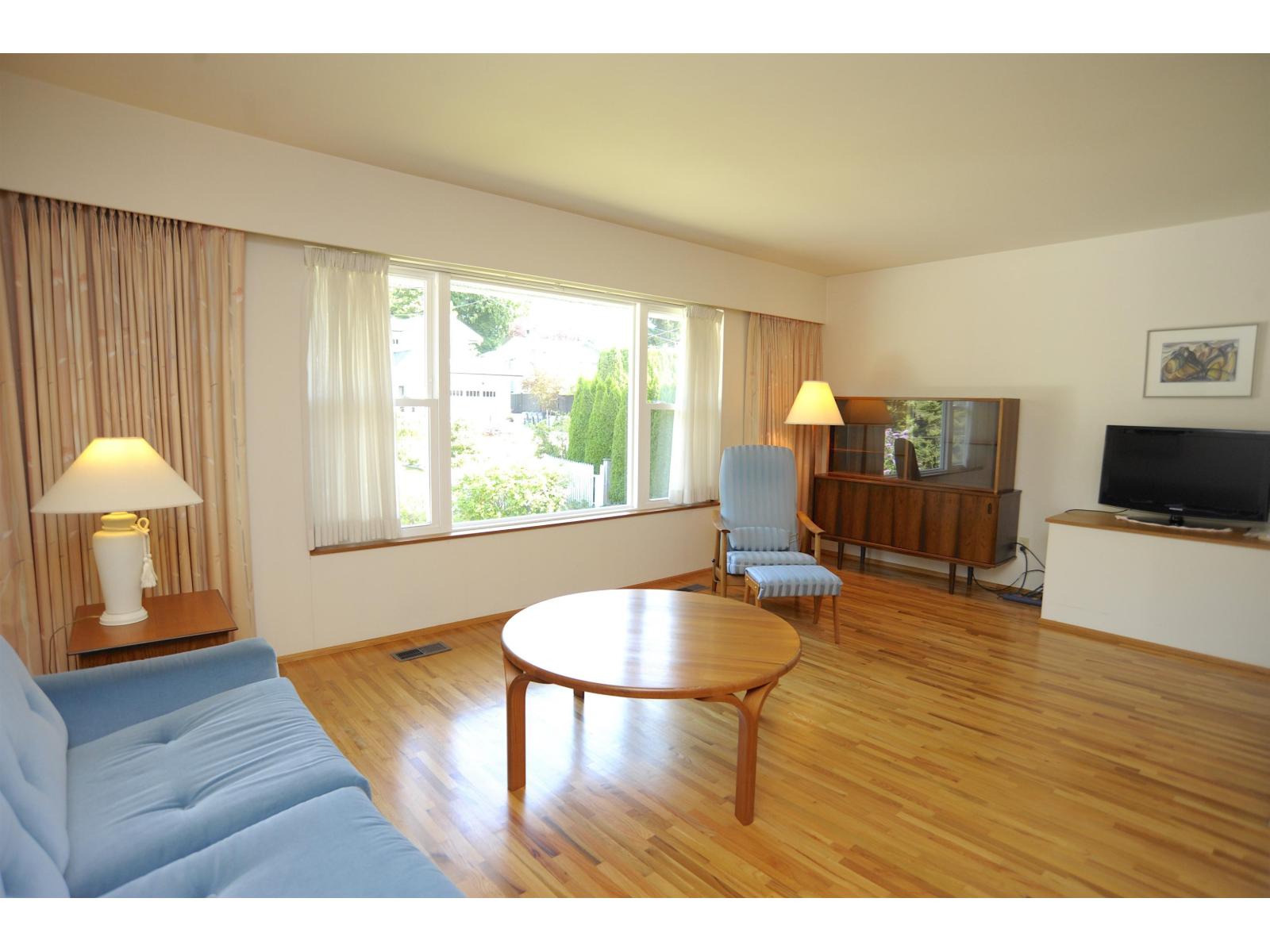 12754 15 Avenue Property Photo 4