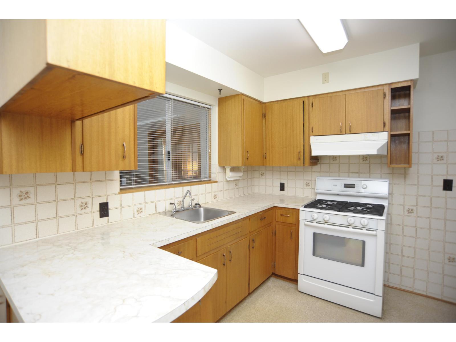 12754 15 Avenue Property Photo 12