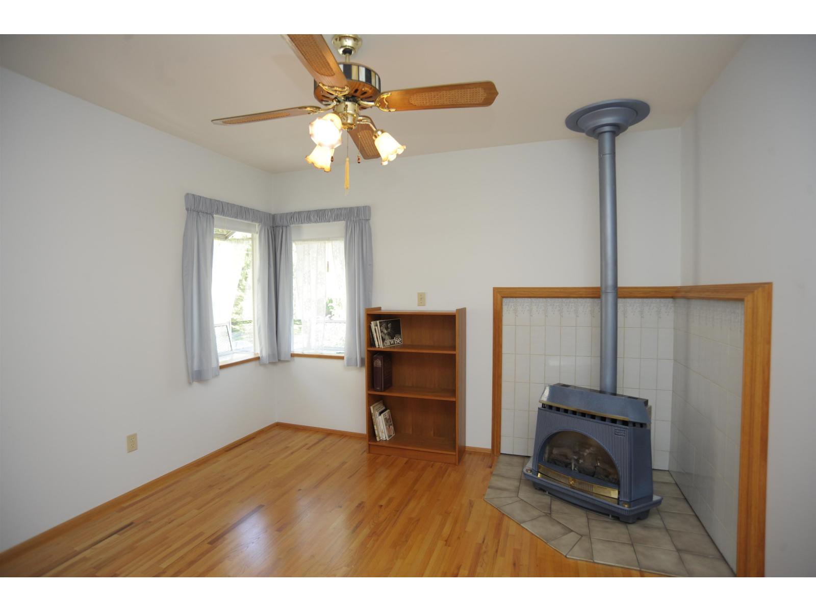 12754 15 Avenue Property Photo 14