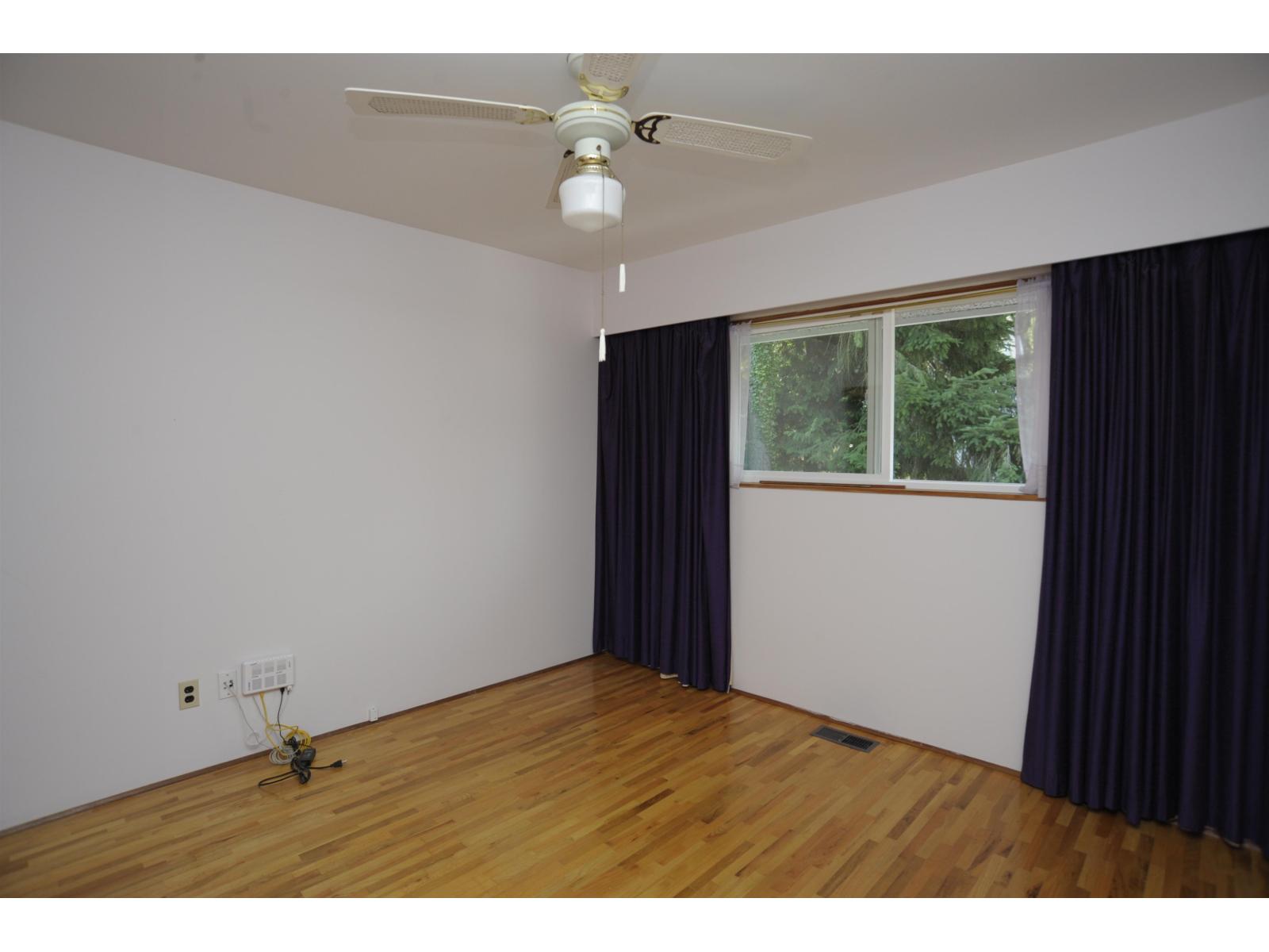 12754 15 Avenue Property Photo 16