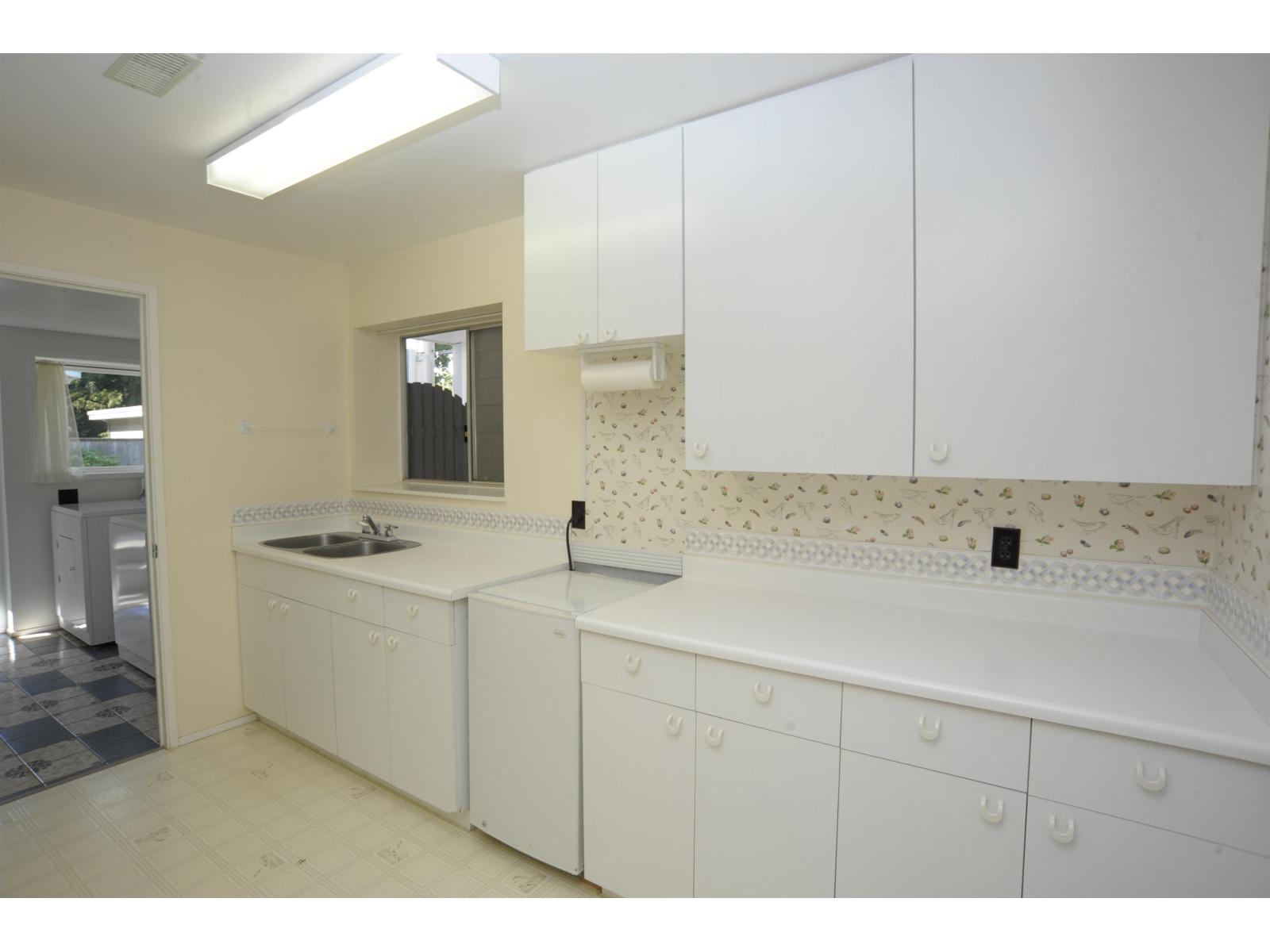 12754 15 Avenue Property Photo 21