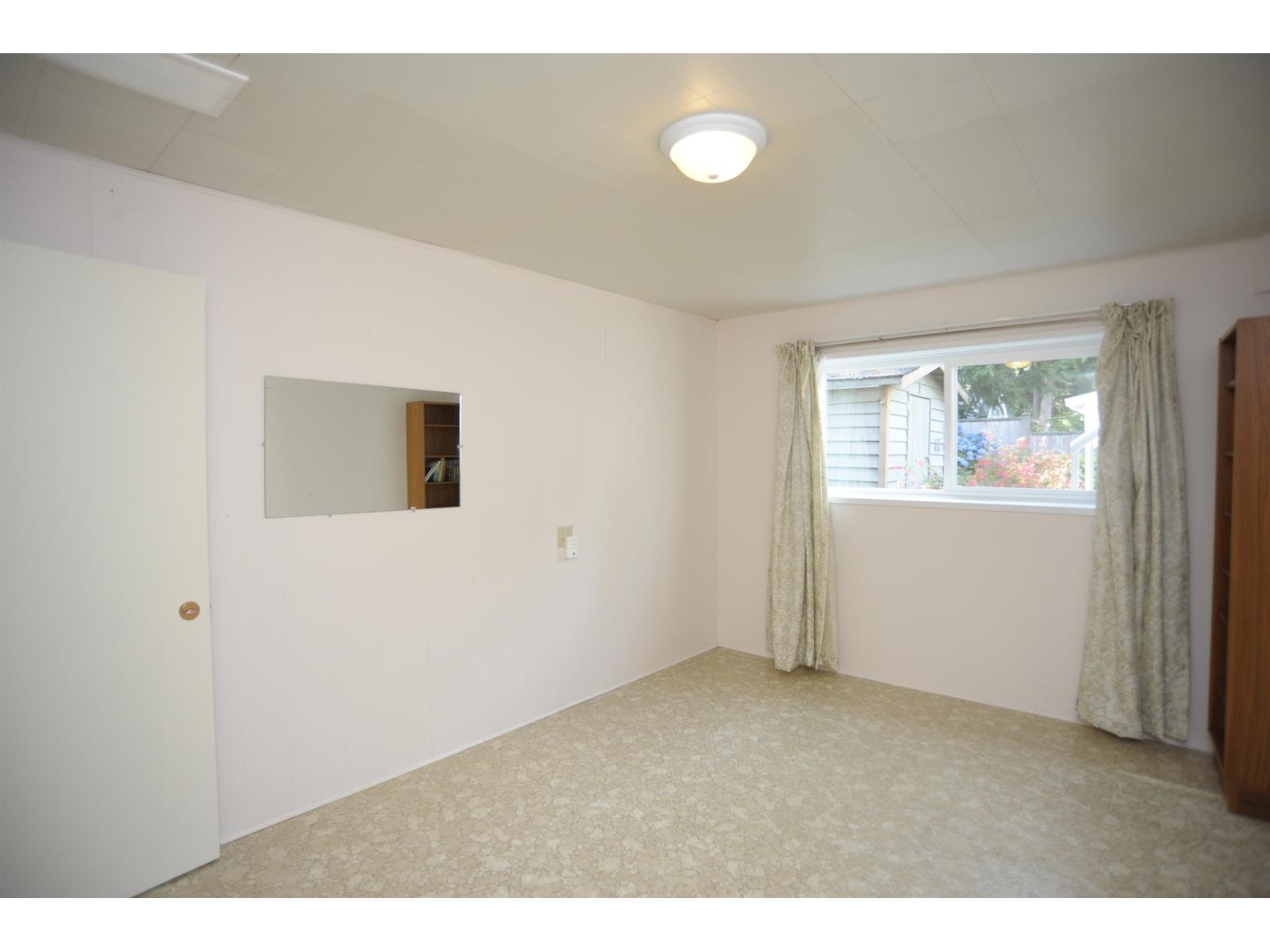 12754 15 Avenue Property Photo 23